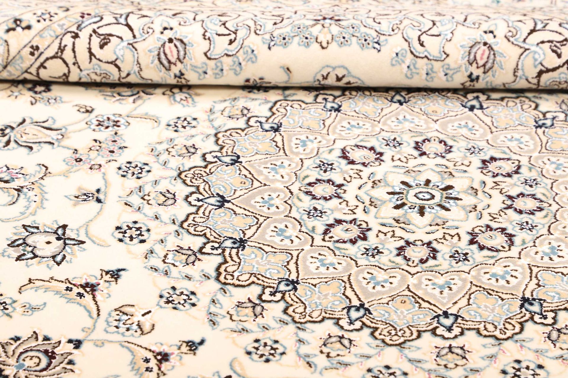 perserteppich-nain-207-x-256-cm-schurwolle-handgeknupft-exklusiv-18 Handgeknüpfter Nain Perserteppich 207 × 256 cm