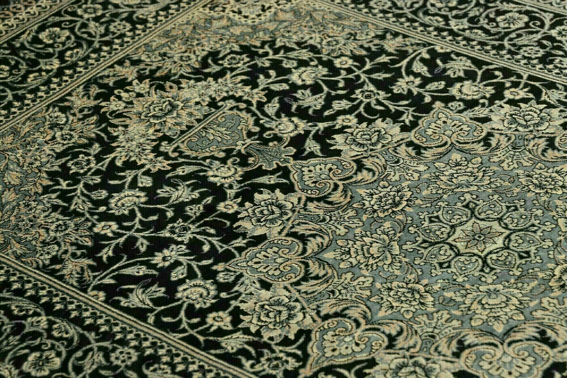 Handgeknüpfter Ghom Perserteppich, 79 × 118 cm, Wolle & Seide