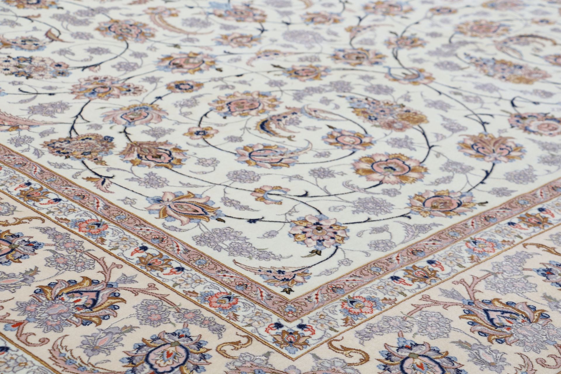 Isfahan Perserteppich 252 × 357 cm aus Wolle & Seide, handgeknüpft