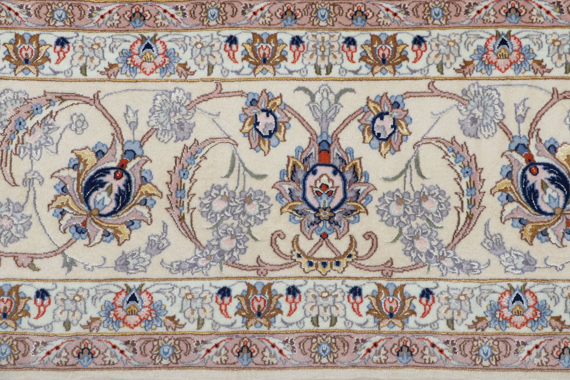 Isfahan Perserteppich 252 × 357 cm aus Wolle & Seide, handgeknüpft