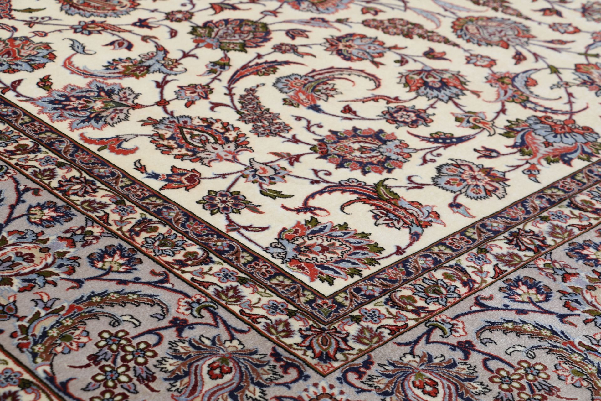 Isfahan Perserteppich aus Iran, 250 × 364 cm