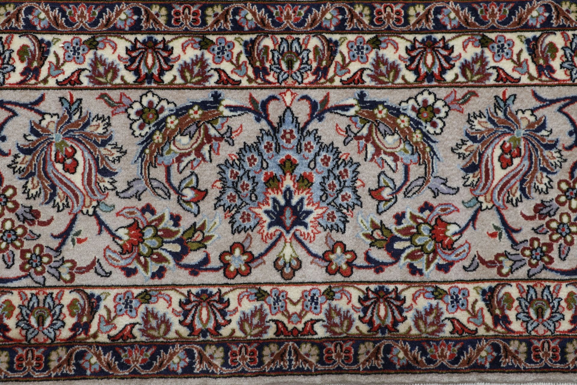 Isfahan Perserteppich aus Iran, 250 × 364 cm