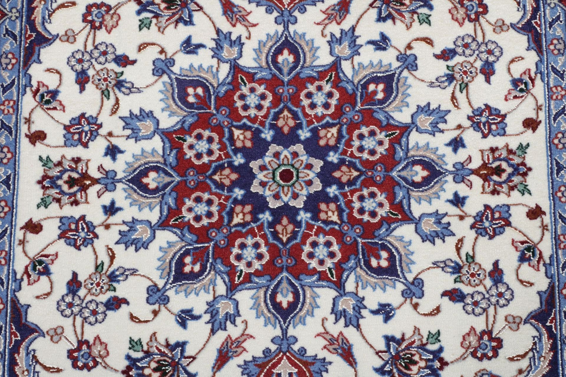 Isfahan Perserteppich 83 × 118 cm aus Wolle & Seide, handgeknüpft
