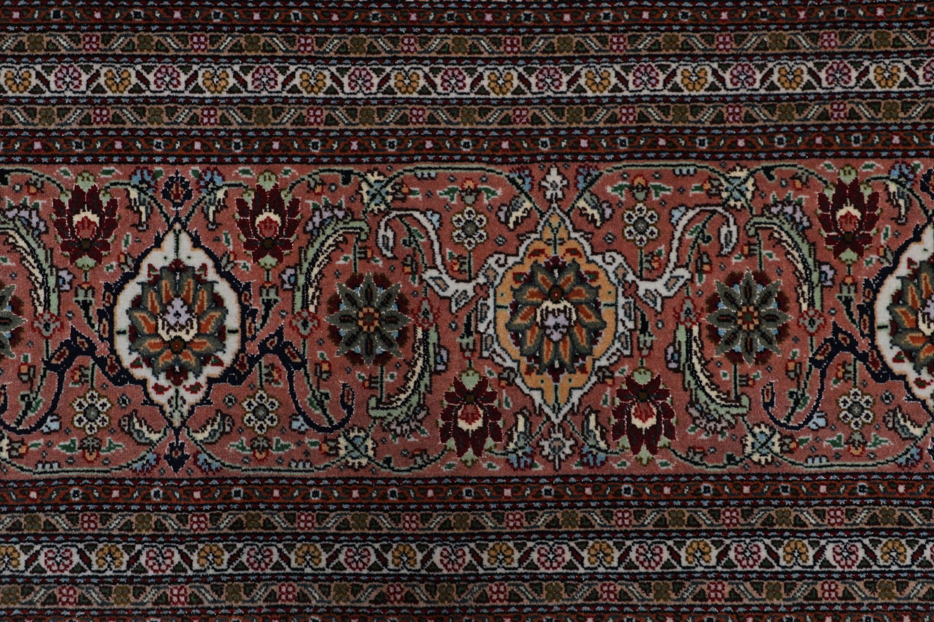 perserteppich-tabriz-244-x-302-cm-schurwolle-seide-handgeknupft-15 Handgeknüpfter Täbriz Perserteppich, 244 × 302 cm, Wolle & Seide
