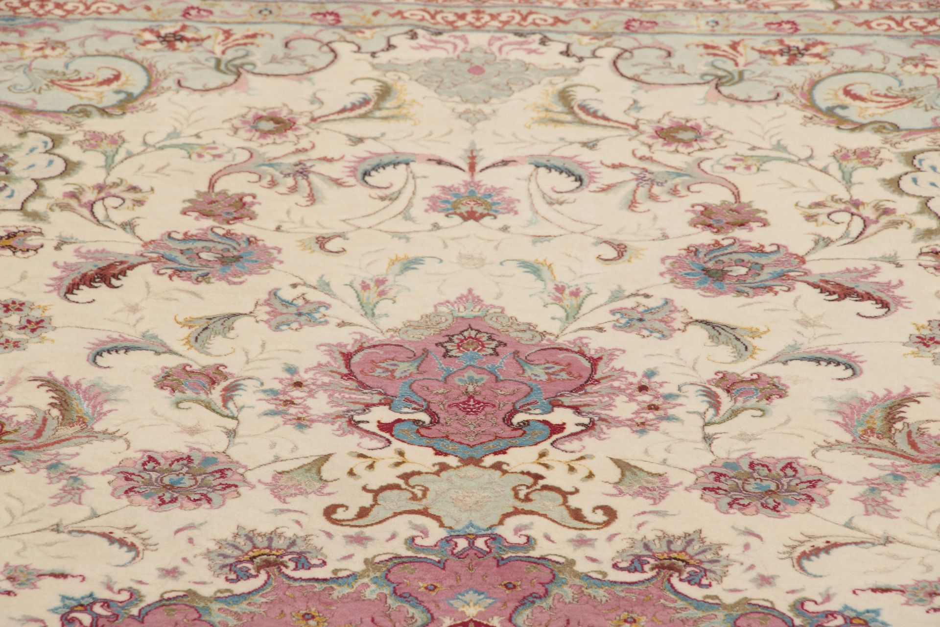 perserteppich-tabriz-200-x-315-cm-schurwolle-seide-handgeknupft-2 Handgeknüpfter Täbriz Perserteppich 200 × 315 cm