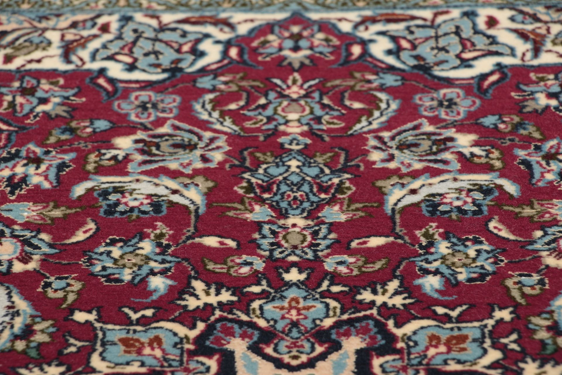 perserteppich-isfahan-68-x-103-cm-schurwolle-seide-handgeknupft-3 Isfahan Perserteppich aus Iran, 68 × 103 cm
