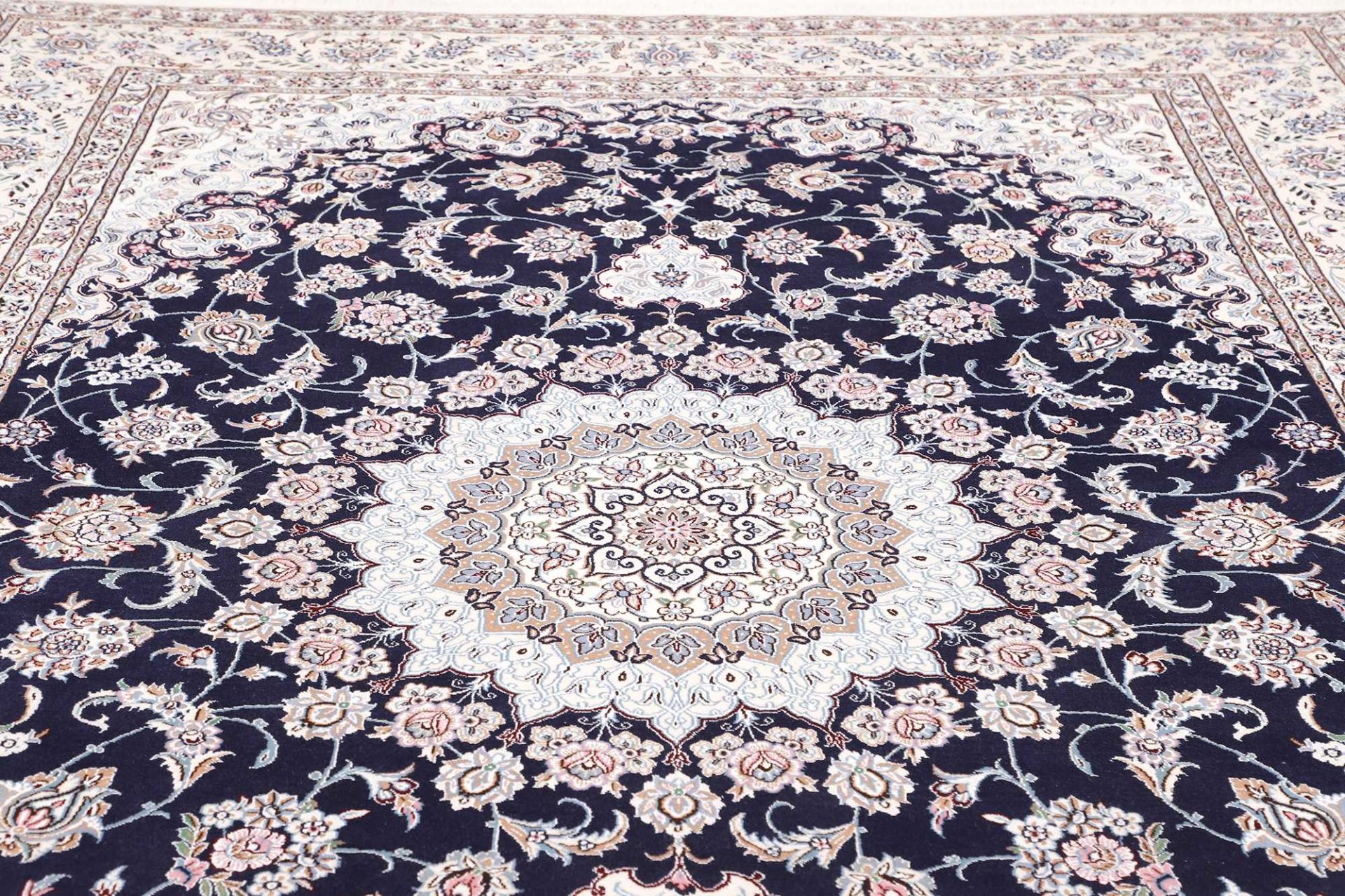 Nain Perserteppich aus Iran, 251 × 354 cm