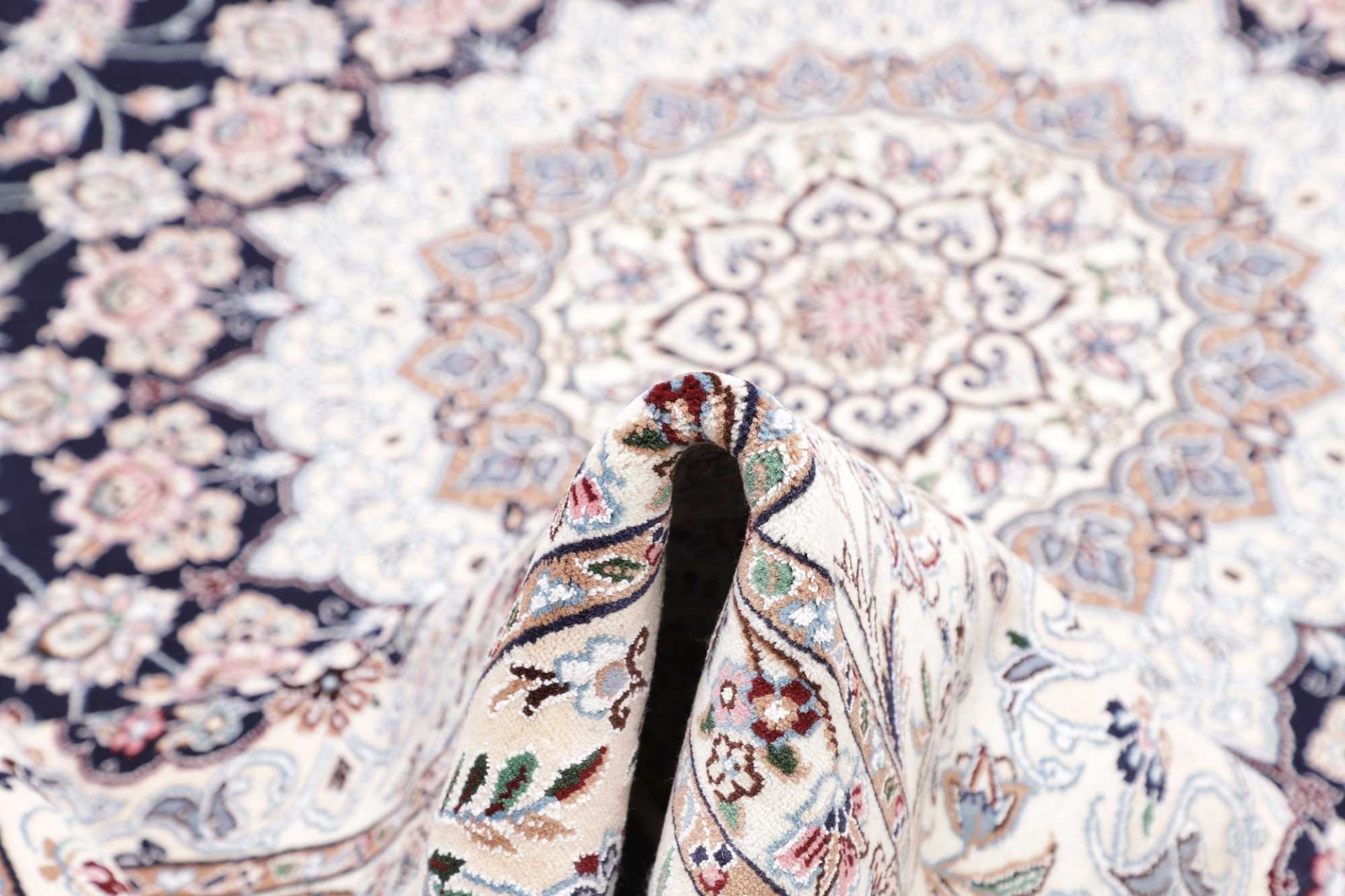 Nain Perserteppich aus Iran, 251 × 354 cm