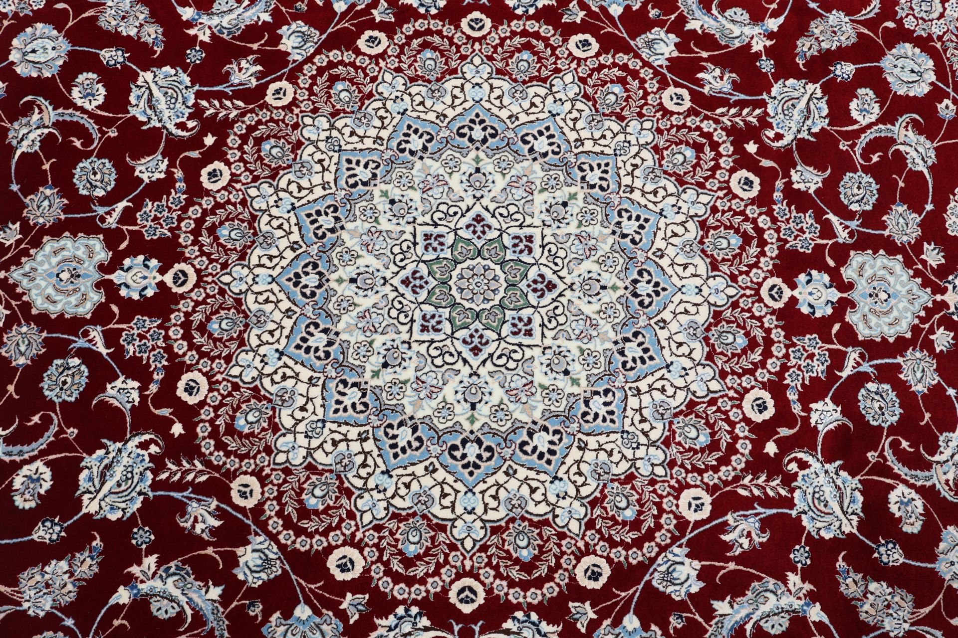 Handgeknüpfter Nain Perserteppich 255 × 305 cm