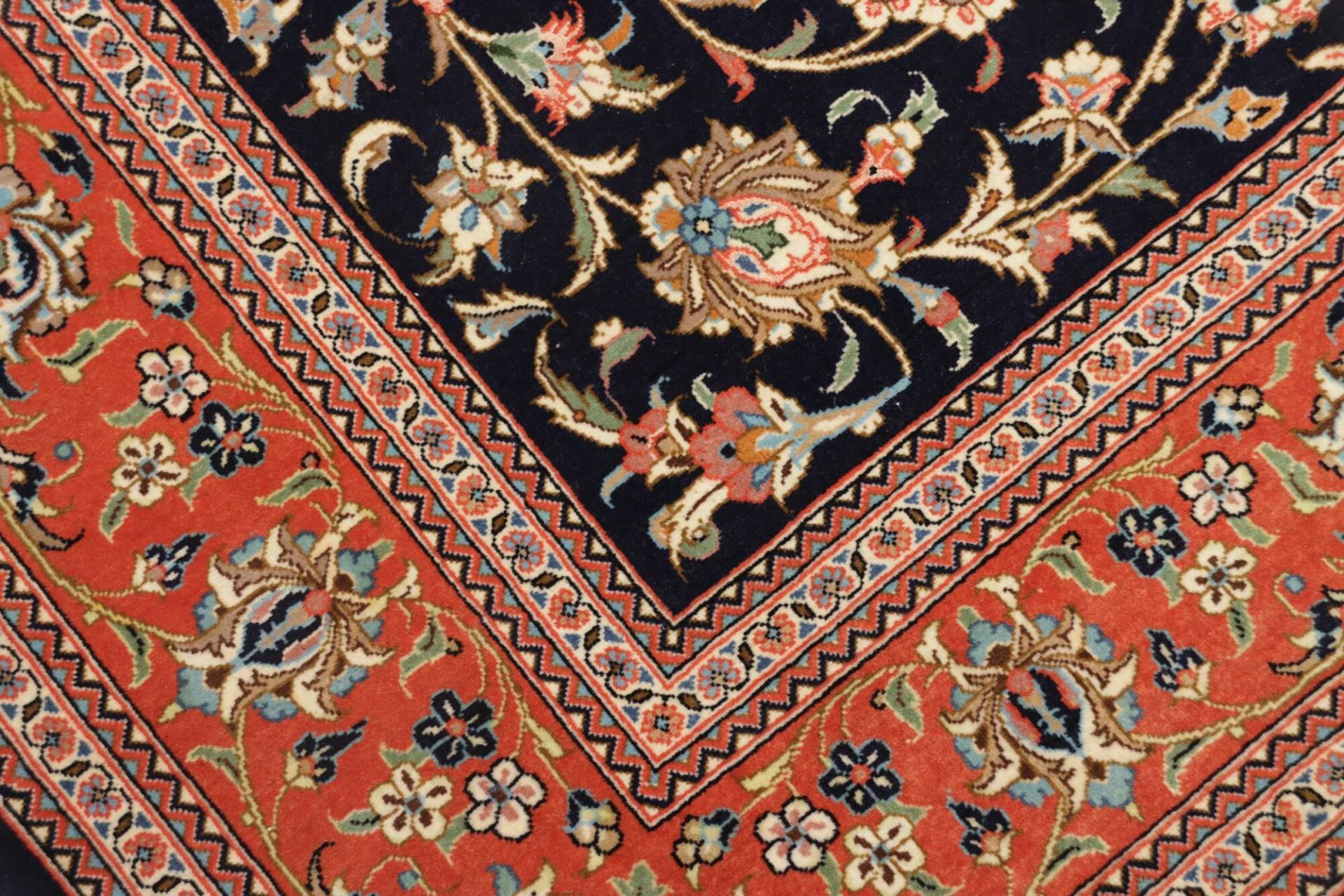 perserteppich-isfahan-134-x-202-cm-schurwolle-handgeknupft-seide-5 Isfahan Perserteppich aus Iran, 134 × 202 cm