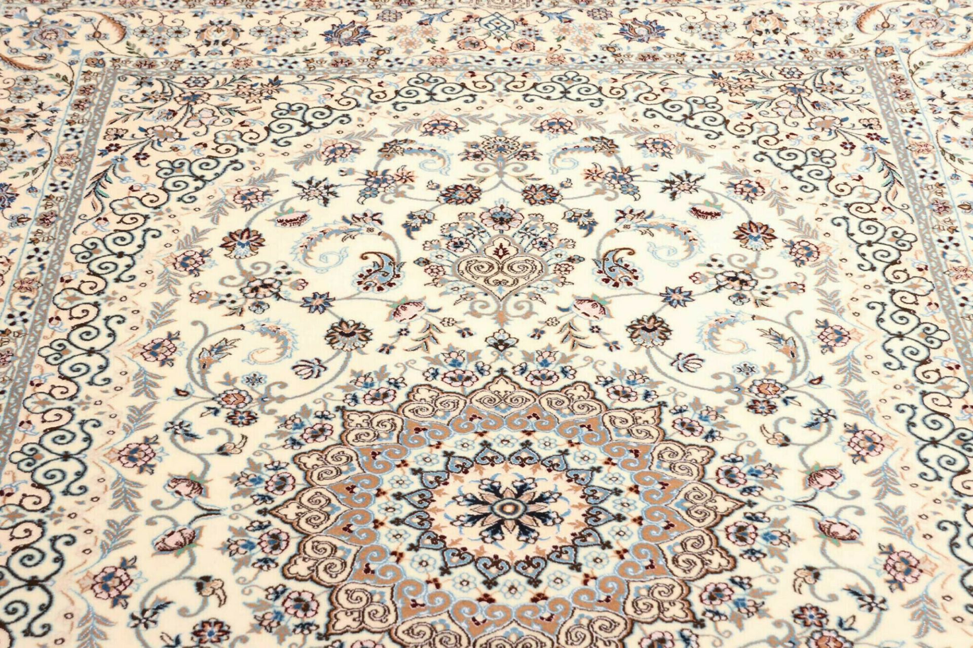 Nain Perserteppich 151 × 230 cm aus Wolle, handgeknüpft