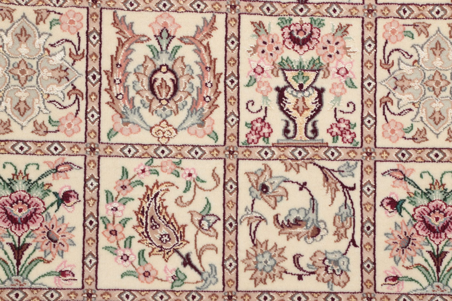 Isfahan Perserteppich 133 × 194 cm aus Wolle & Seide, handgeknüpft
