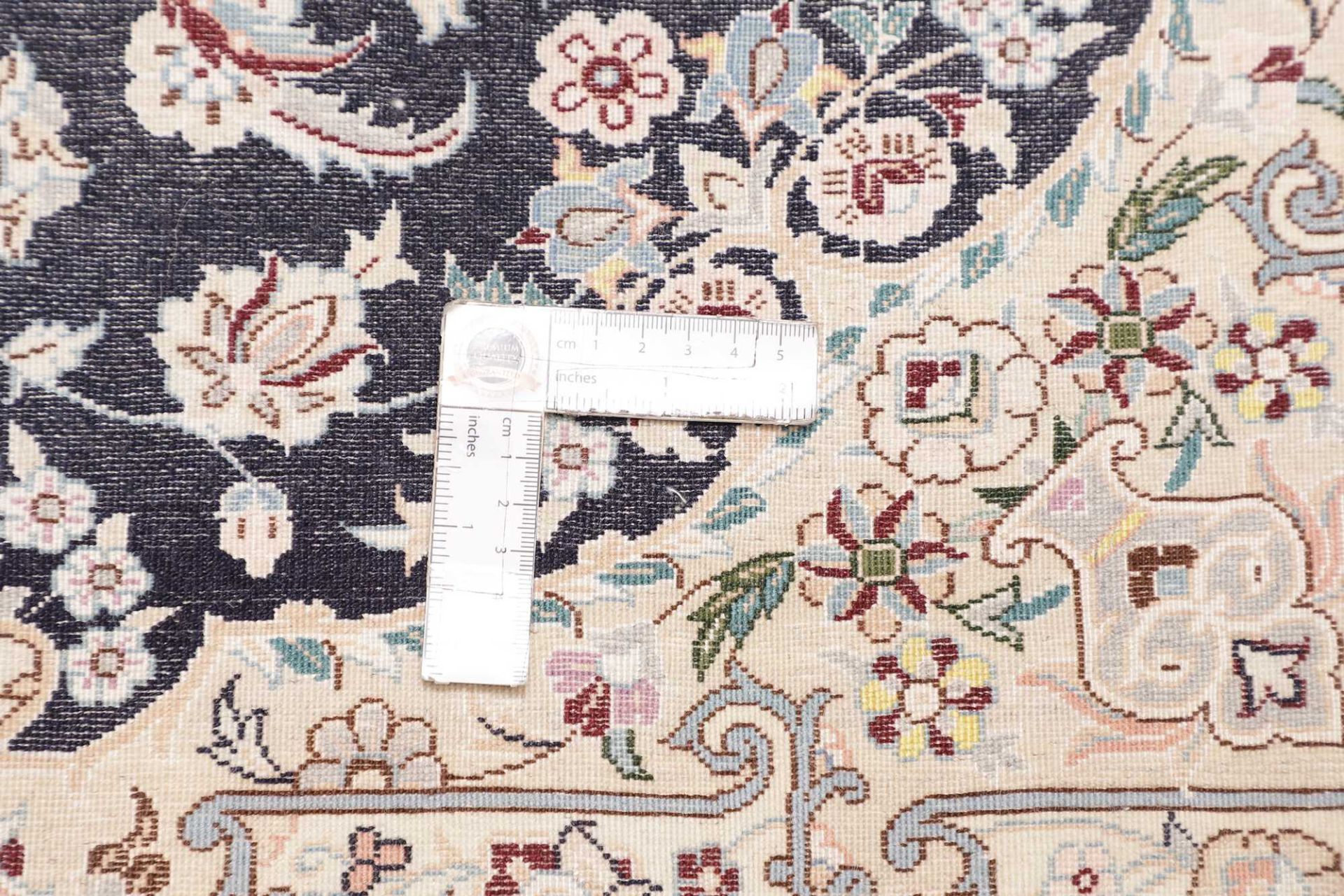 perserteppich-nain-83-x-115-cm-schurwolle-handgeknupft-exklusiv-9 Handgeknüpfter Nain Perserteppich, 83 × 115 cm, Wolle