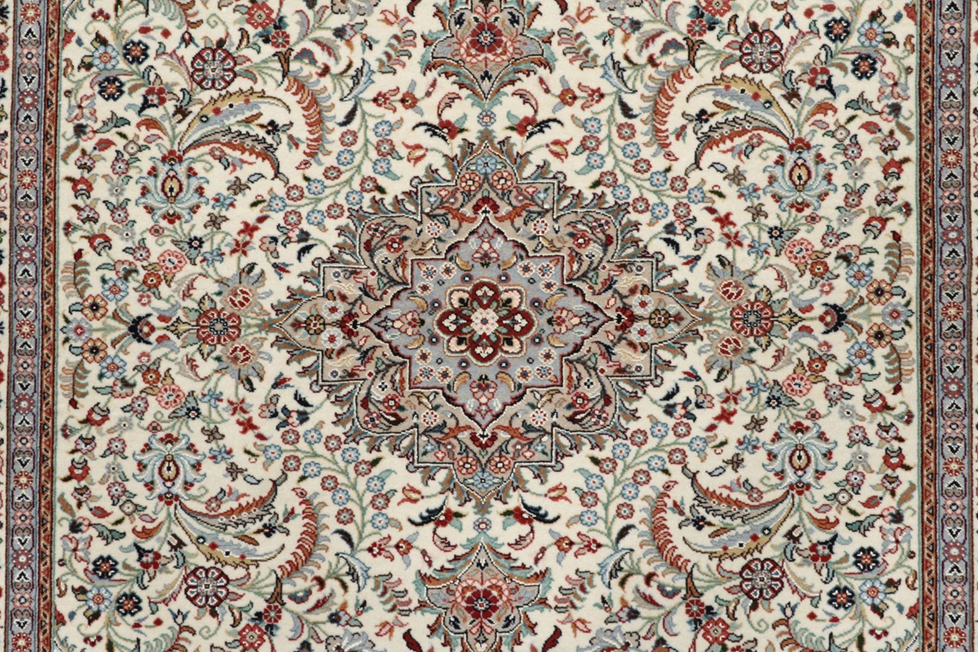 Isfahan Perserteppich 112 × 165 cm aus Wolle & Seide, handgeknüpft