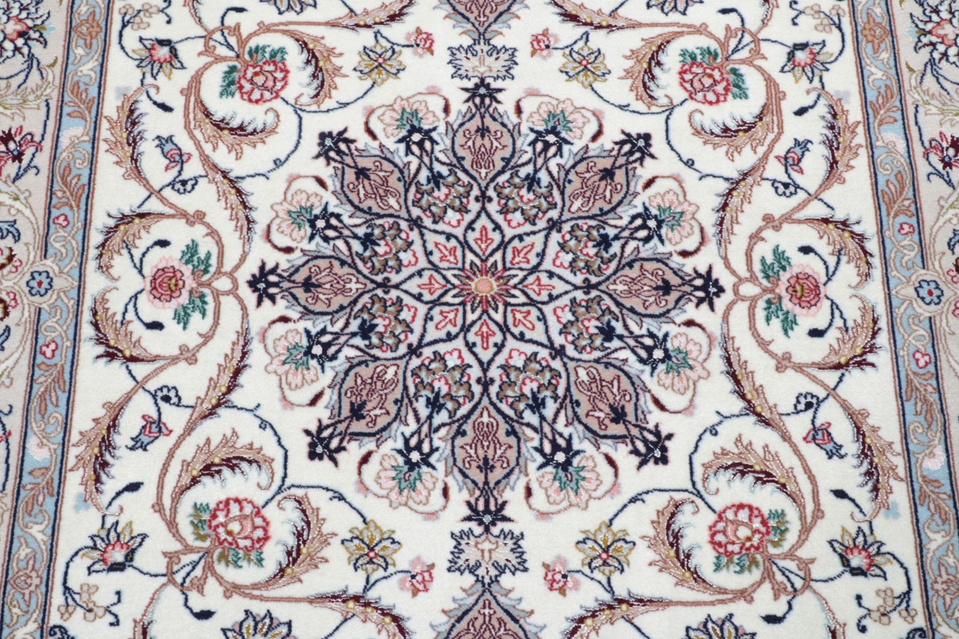 Handgeknüpfter Isfahan Perserteppich 110 × 166 cm