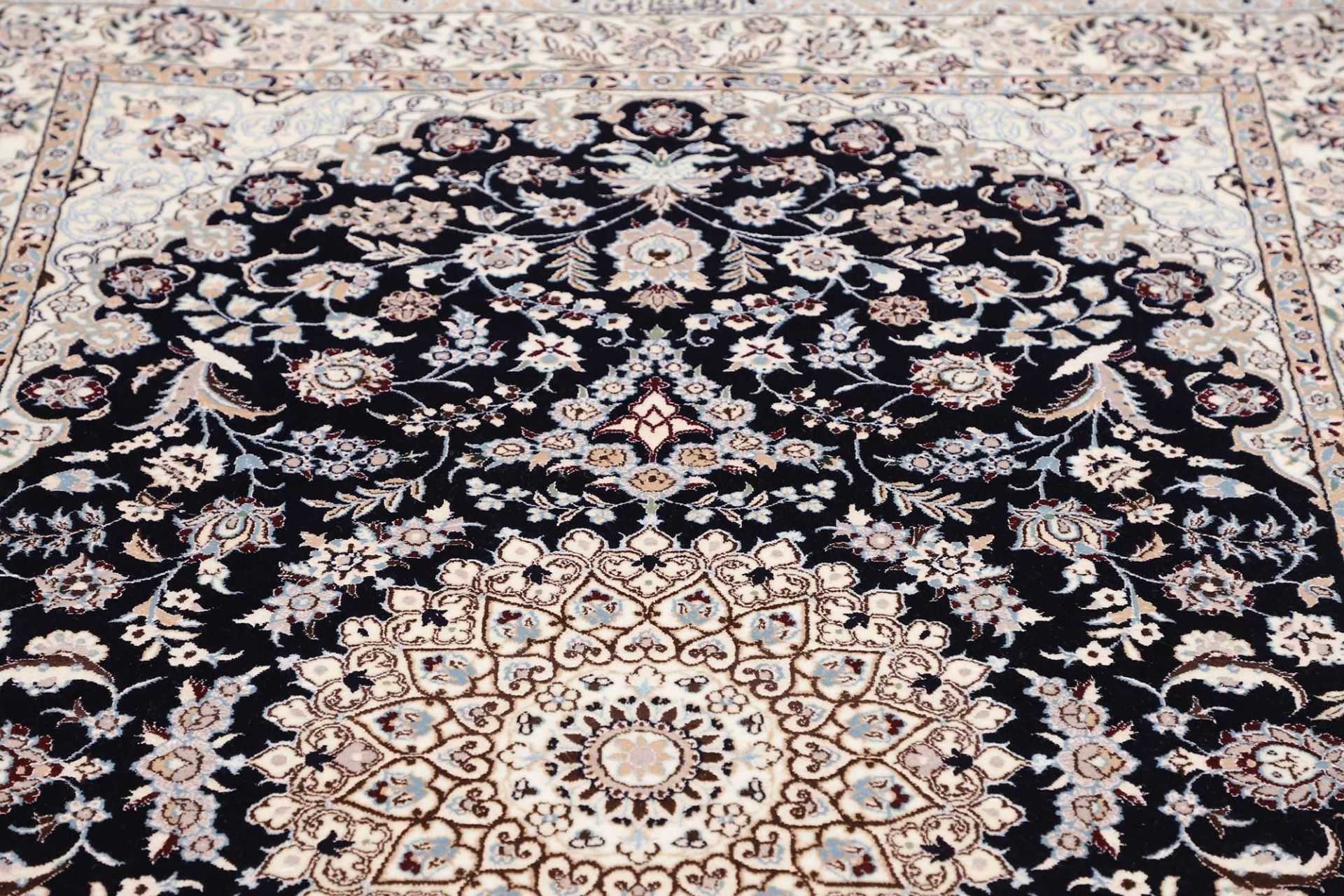 perserteppich-nain-133-x-206-cm-schurwolle-handgeknupft-exklusiv-7 Handgeknüpfter Nain Perserteppich, 133 × 206 cm, Wolle