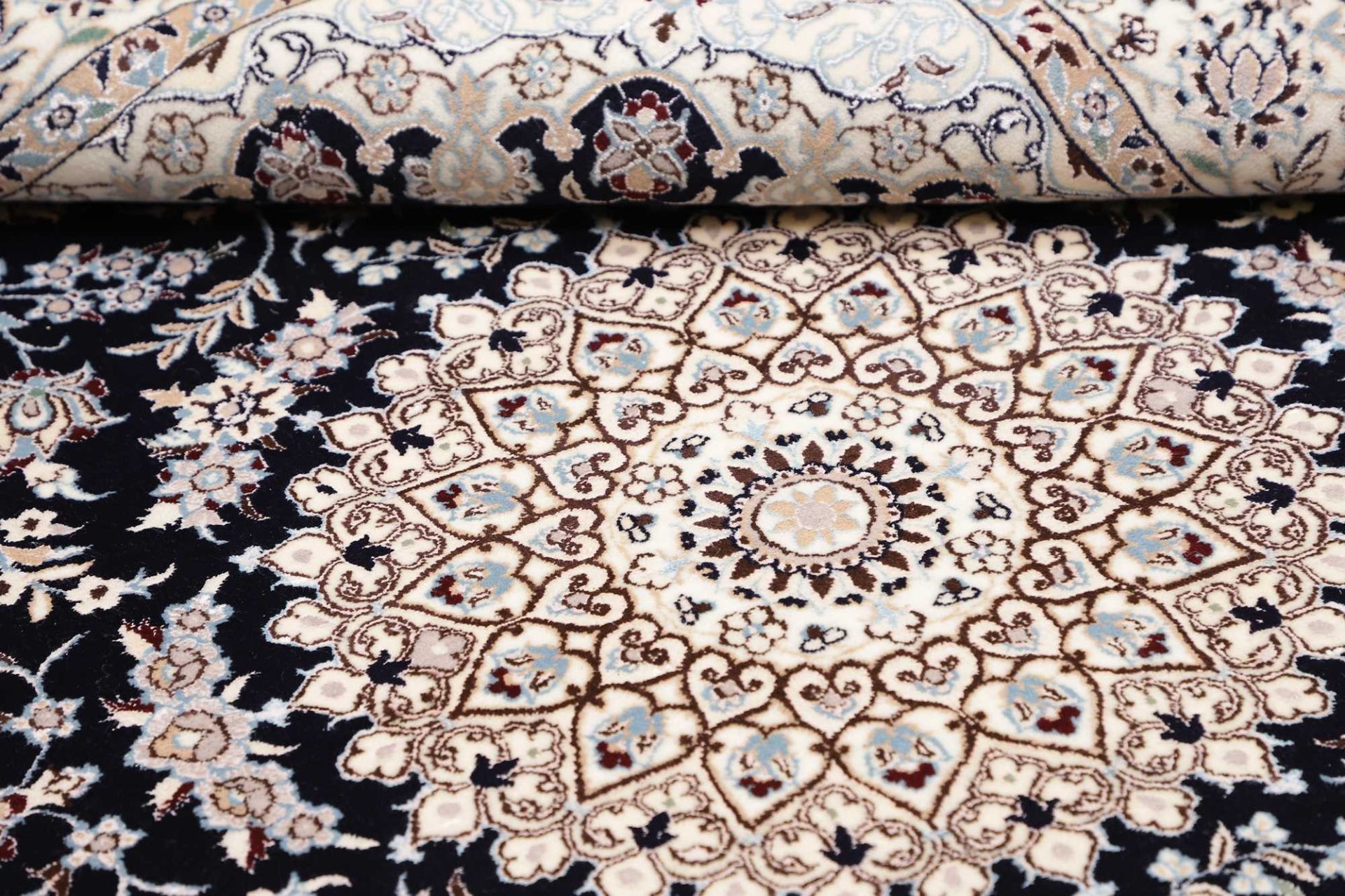 perserteppich-nain-133-x-206-cm-schurwolle-handgeknupft-exklusiv-10 Handgeknüpfter Nain Perserteppich, 133 × 206 cm, Wolle