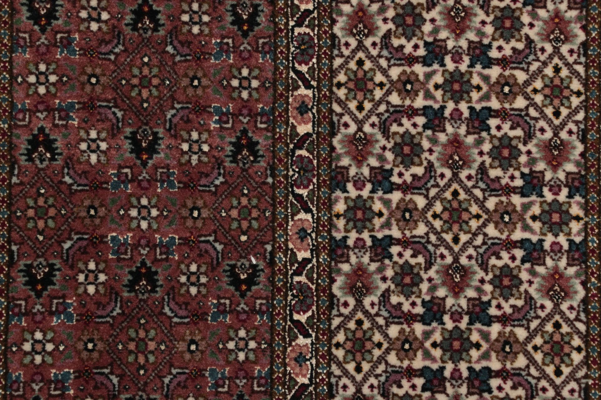 perserteppich-tabriz-204-x-297-cm-schurwolle-seide-handgeknupft-2 Täbriz Perserteppich 204 × 297 cm aus Wolle & Seide, handgeknüpft
