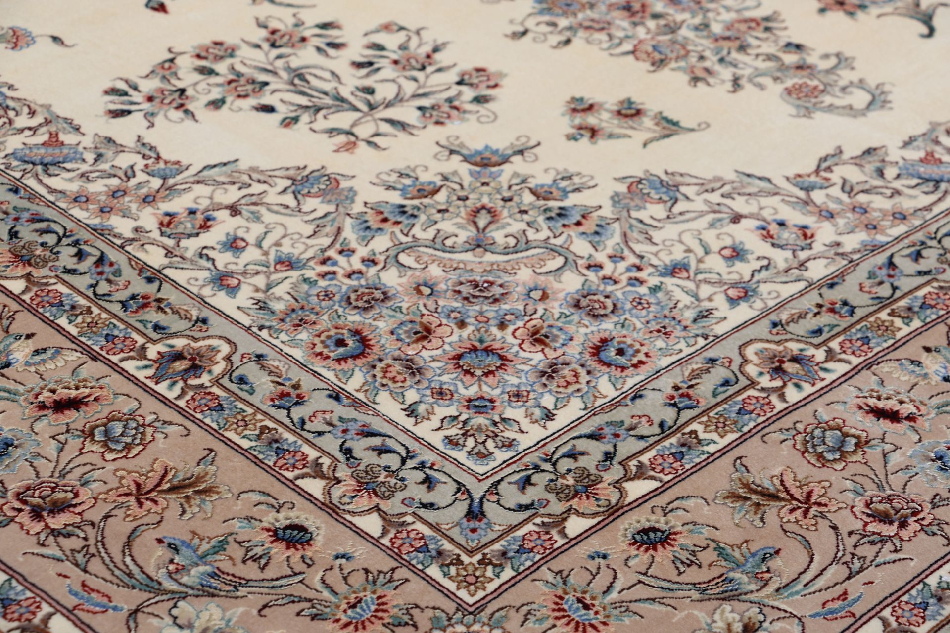 Handgeknüpfter Isfahan Perserteppich, 240 × 336 cm, Wolle & Seide