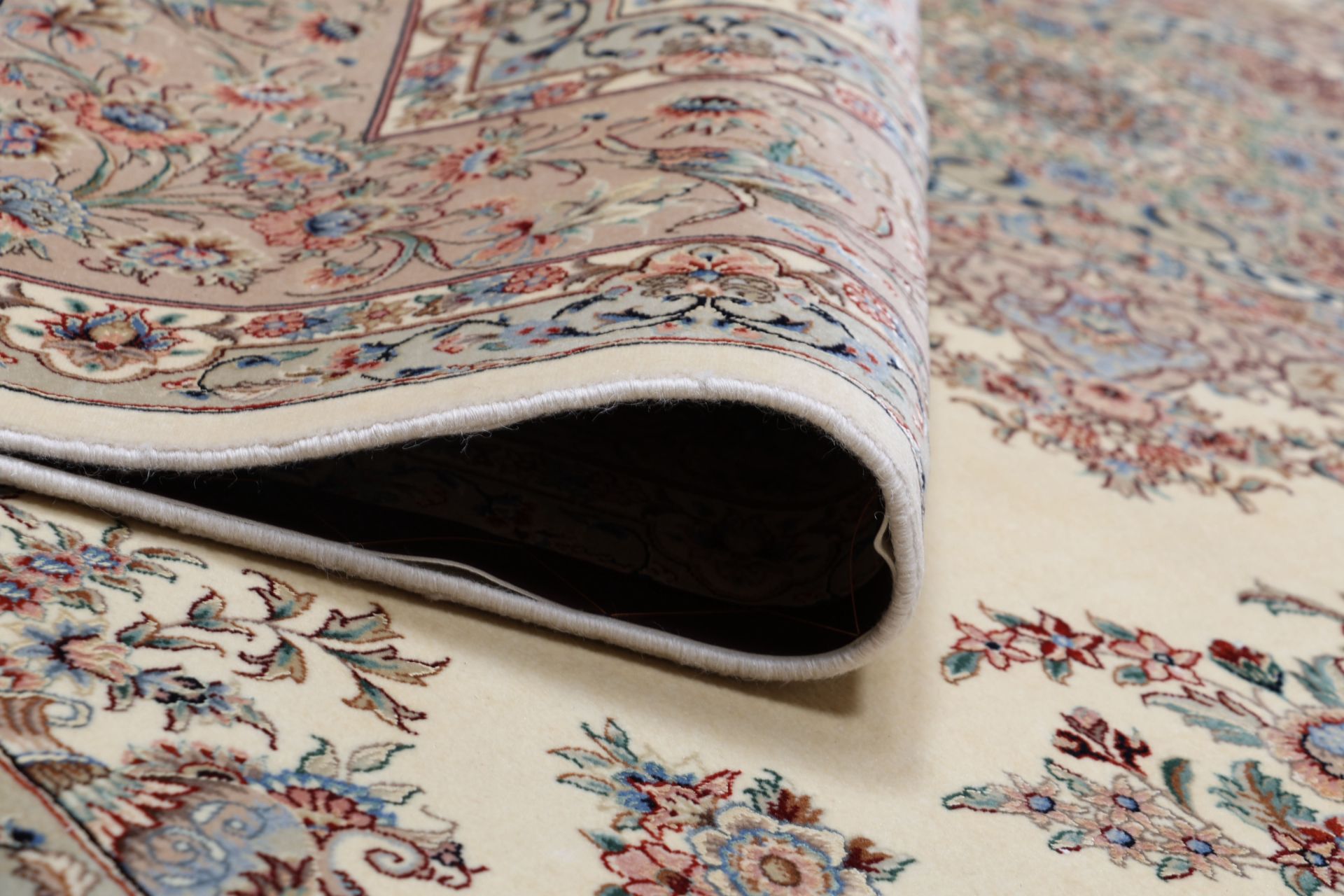 Handgeknüpfter Isfahan Perserteppich, 240 × 336 cm, Wolle & Seide