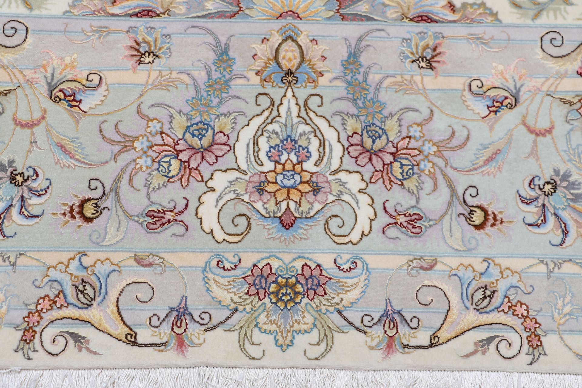 Täbriz Perserteppich aus Iran, 240 × 365 cm