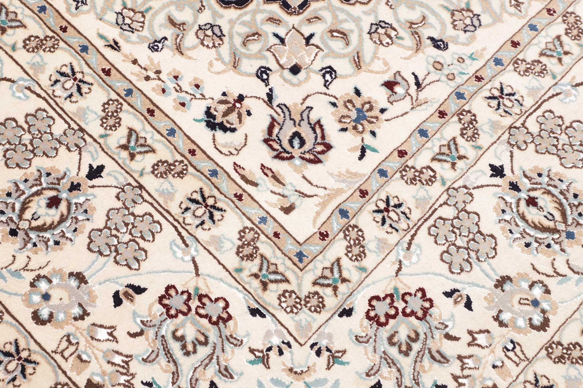 Nain Perserteppich 256 × 364 cm aus Wolle, handgeknüpft