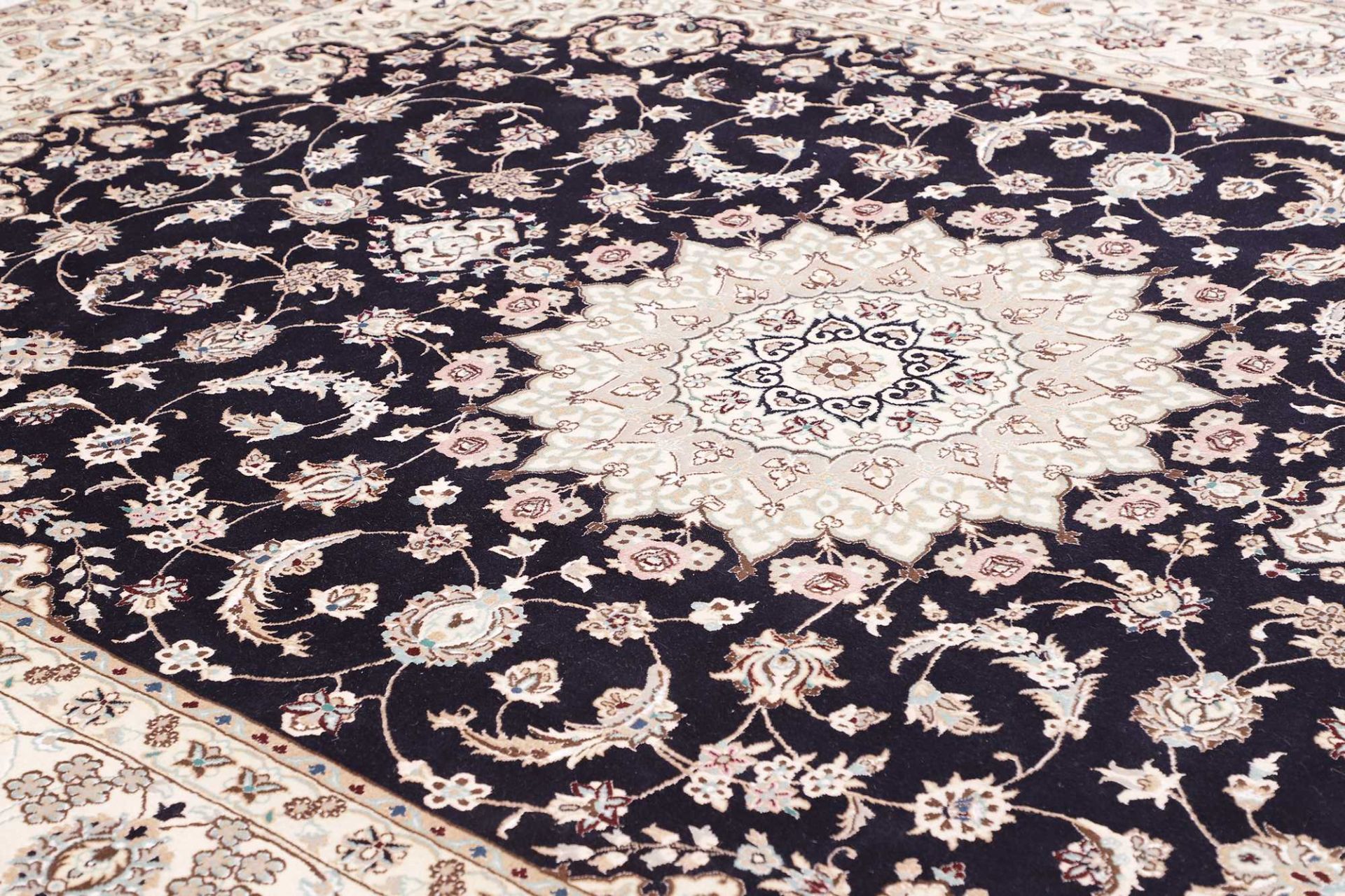 Nain Perserteppich 256 × 364 cm aus Wolle, handgeknüpft