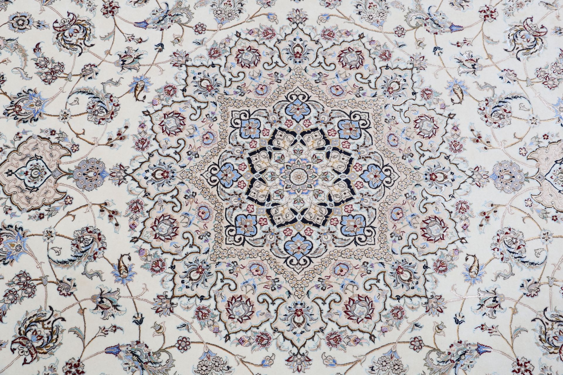 Nain Perserteppich 253 × 350 cm aus Wolle & Seide, handgeknüpft
