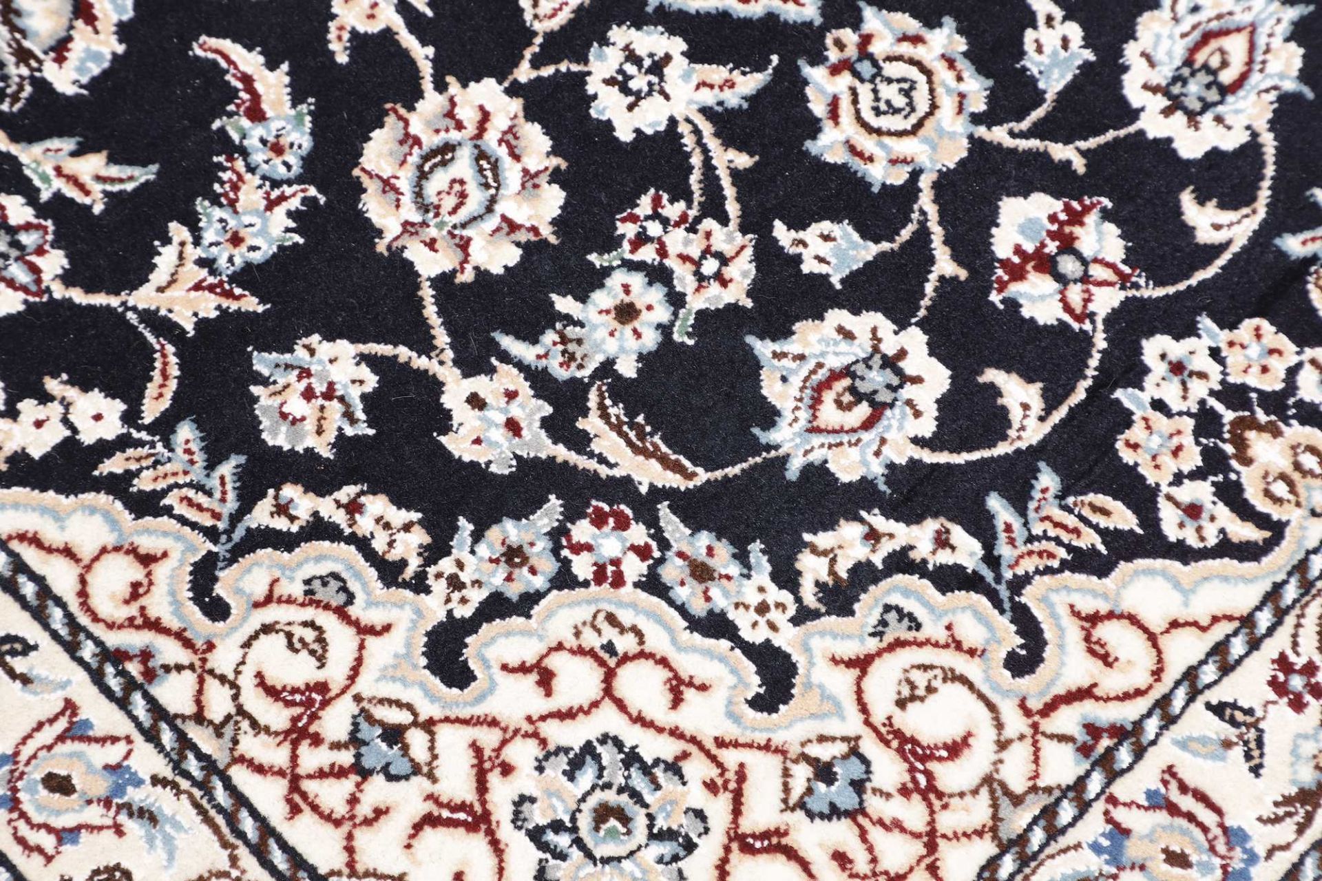 Nain Perserteppich 82 × 119 cm aus Wolle, handgeknüpft