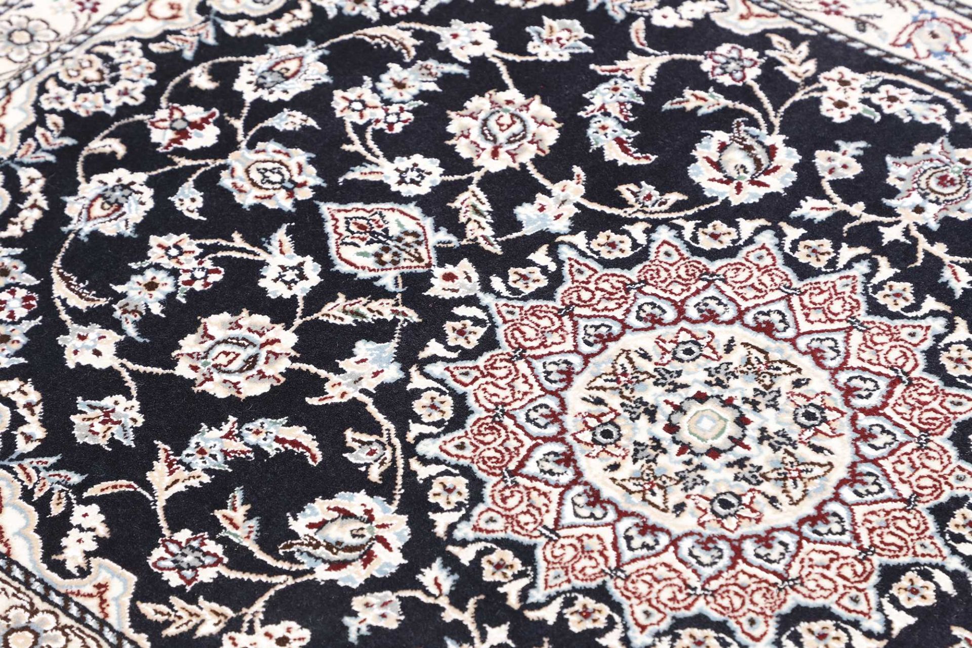Nain Perserteppich 82 × 119 cm aus Wolle, handgeknüpft
