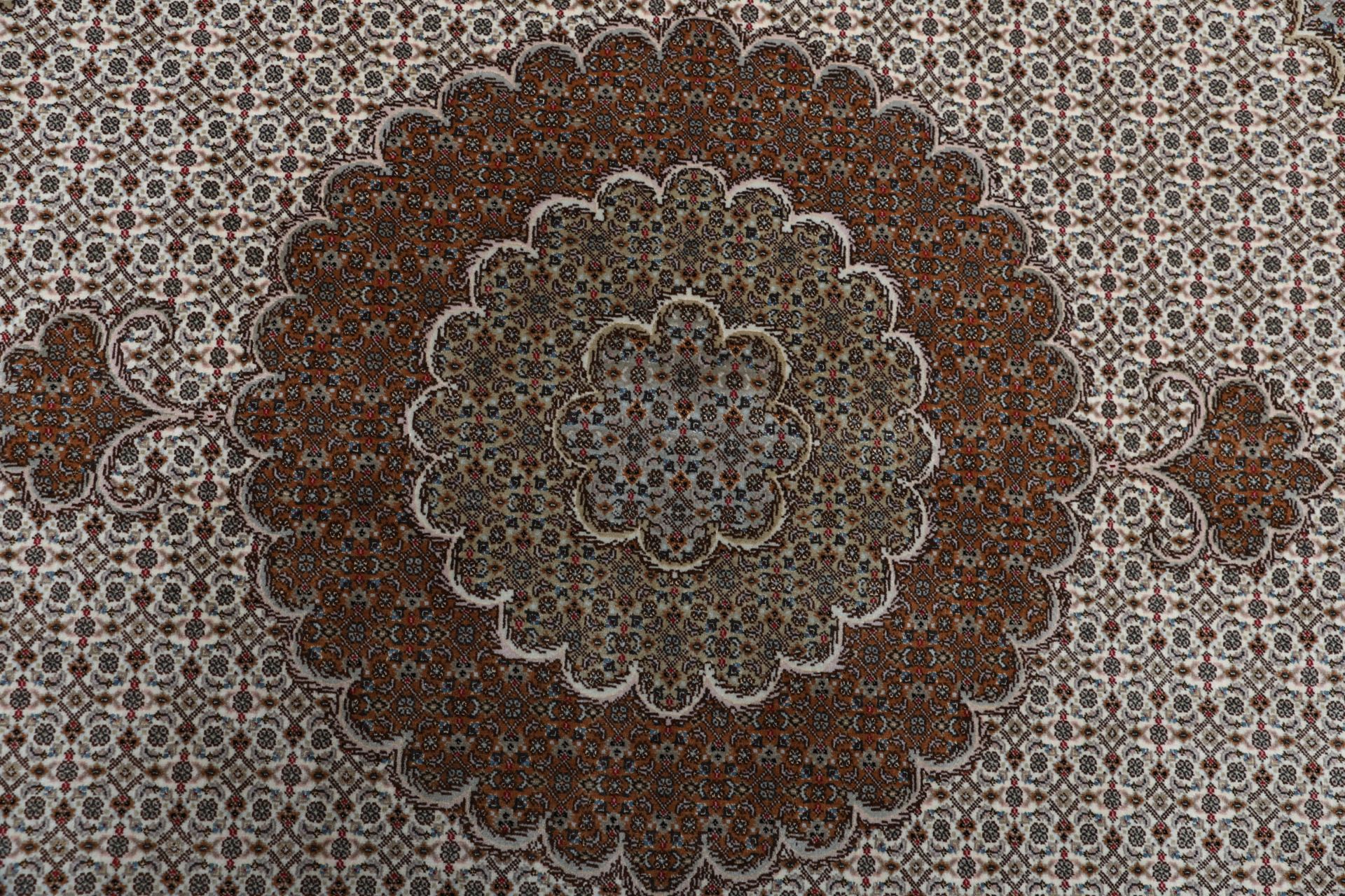 Täbriz Perserteppich aus Iran, 204 × 212 cm