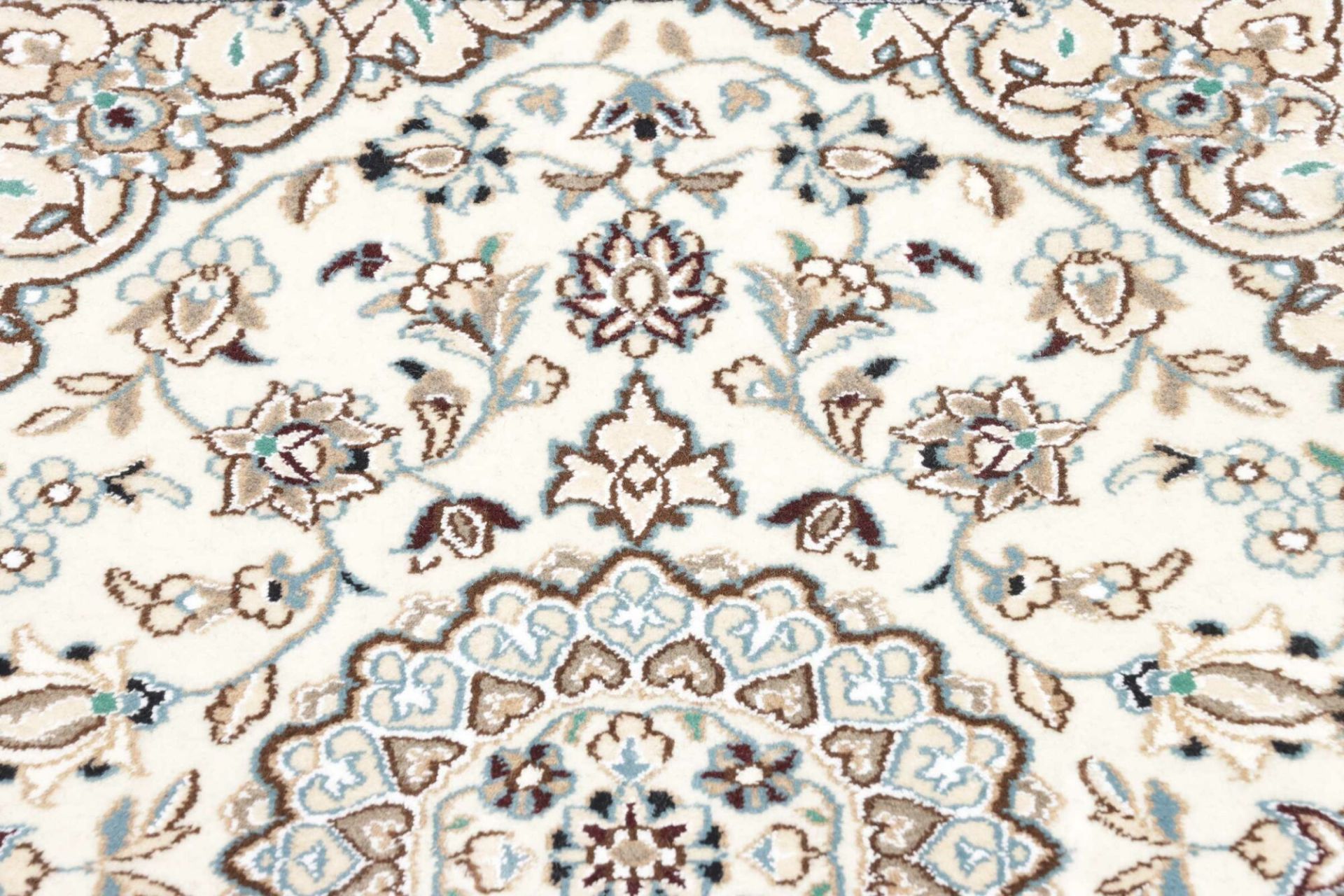 Nain Perserteppich aus Iran, 69 × 97 cm