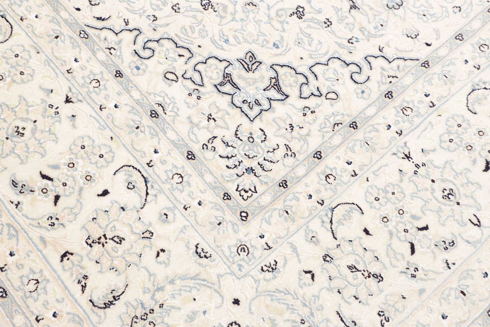 Nain Perserteppich 251 × 344 cm aus Wolle, handgeknüpft
