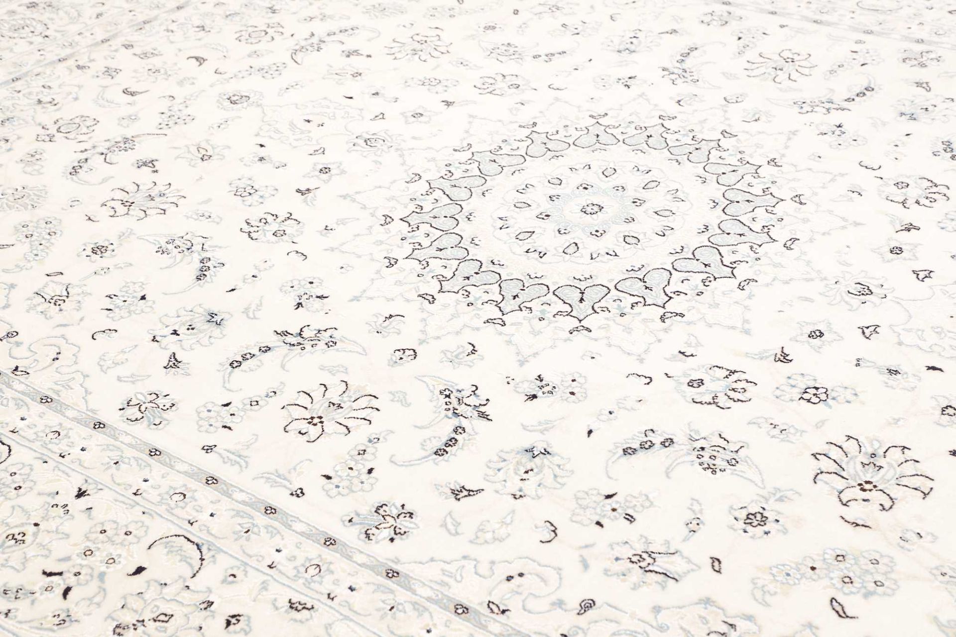 Nain Perserteppich 251 × 344 cm aus Wolle, handgeknüpft