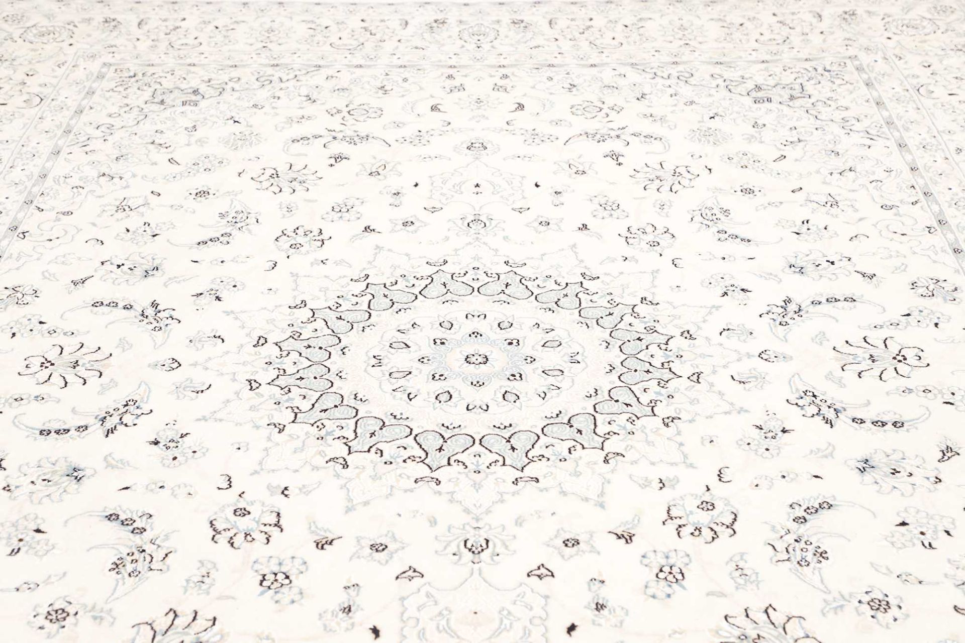 Nain Perserteppich 251 × 344 cm aus Wolle, handgeknüpft