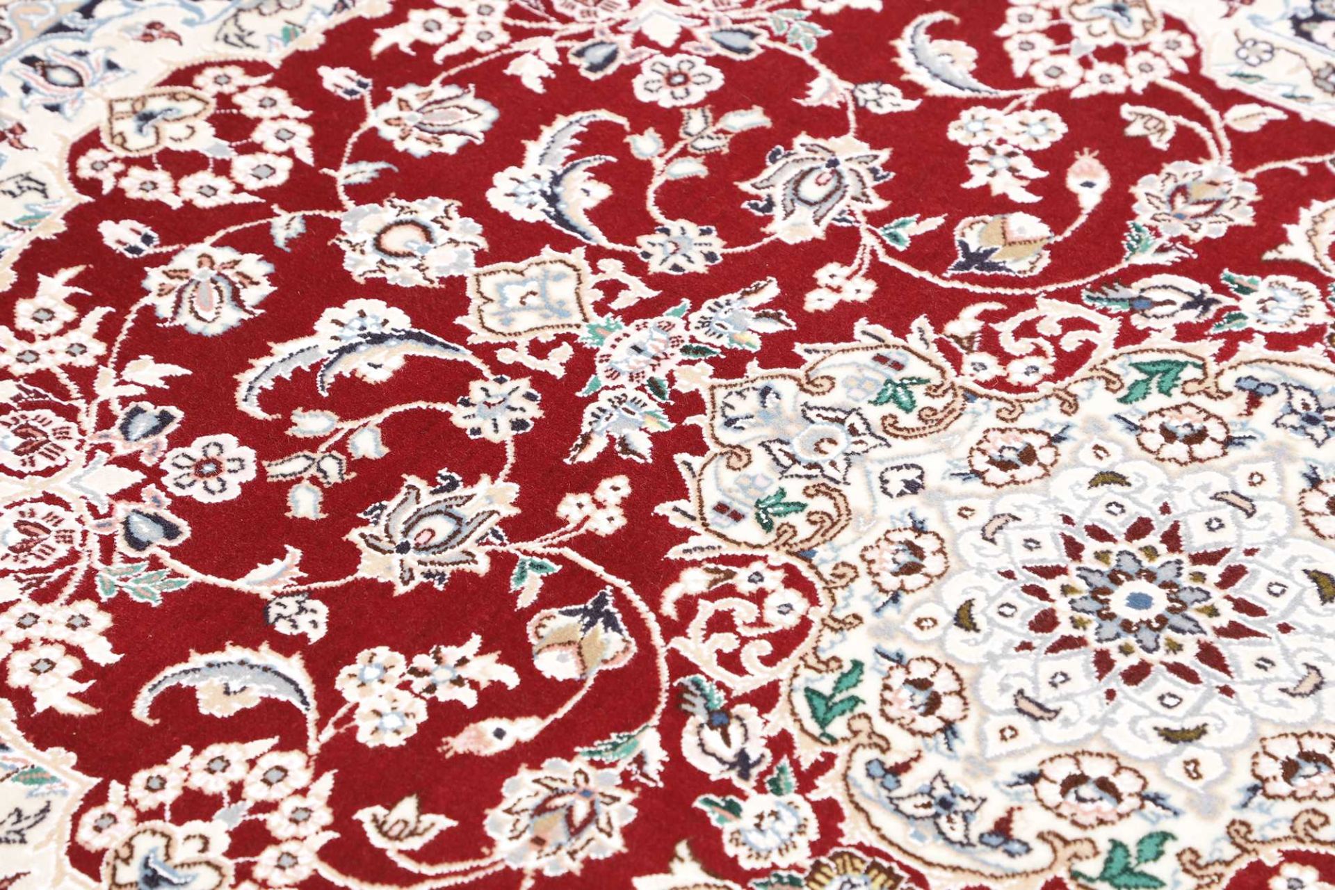Nain Perserteppich 108 × 153 cm aus Wolle, handgeknüpft