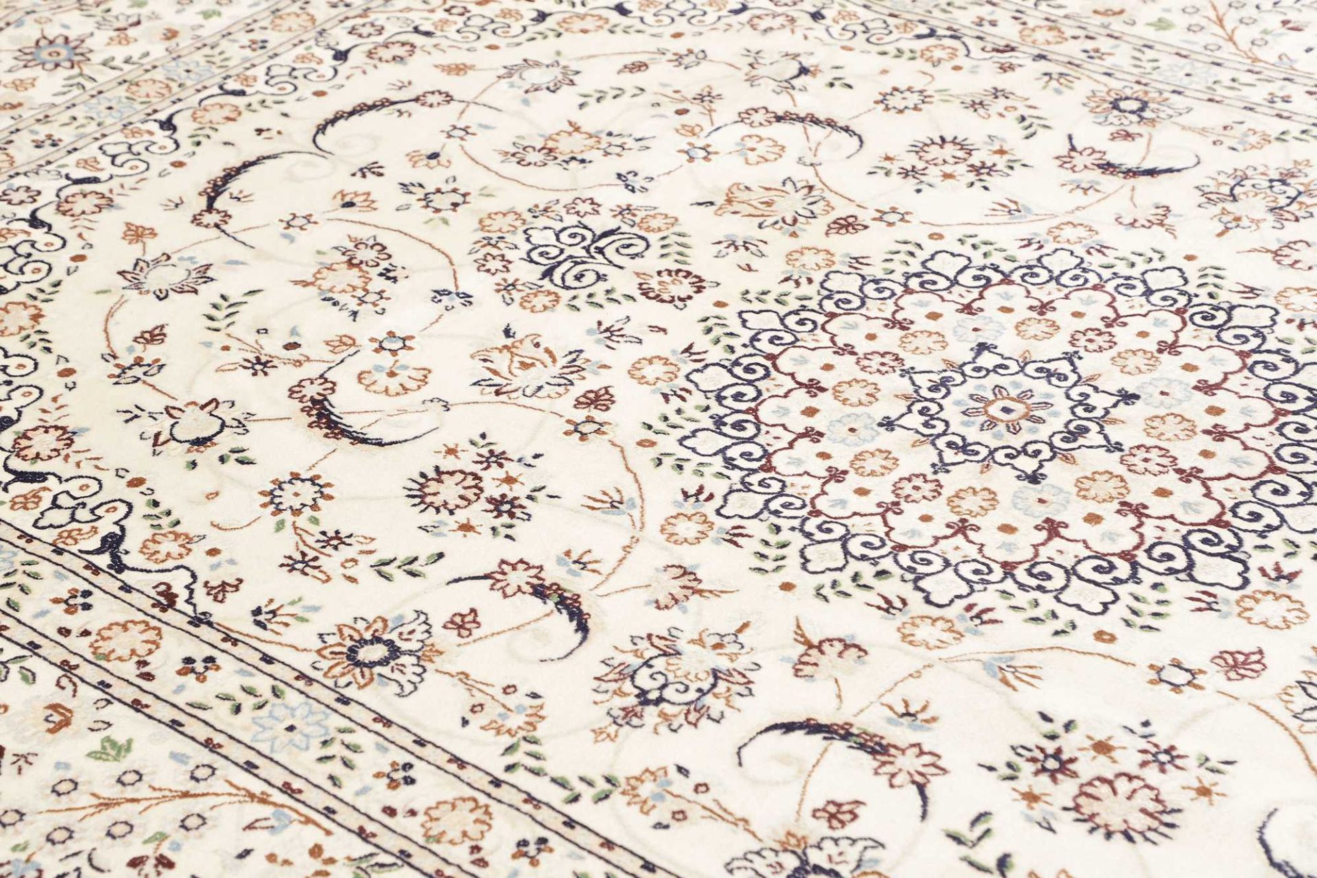 Handgeknüpfter Nain Perserteppich 211 × 306 cm