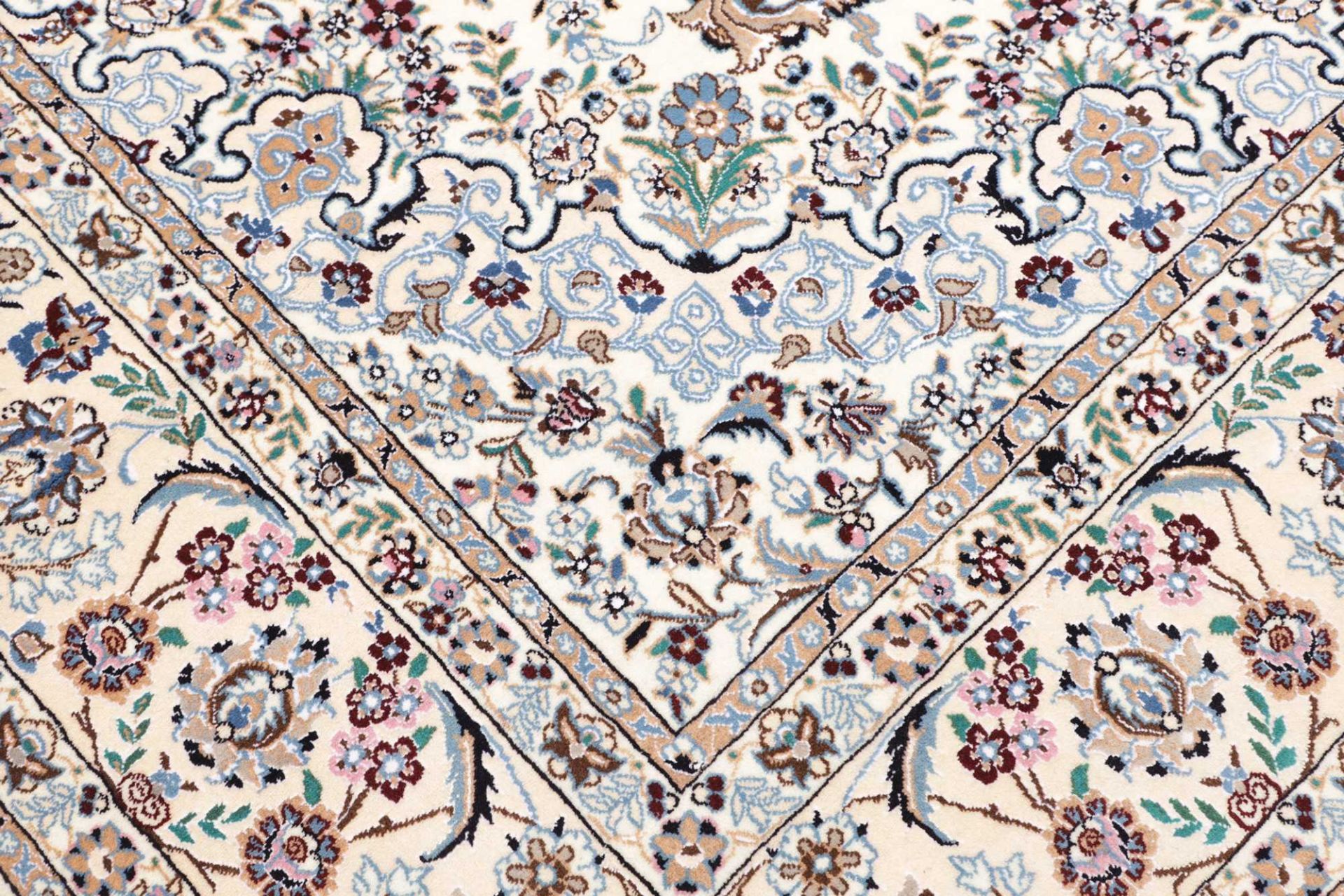 Nain Perserteppich 247 × 345 cm aus Wolle, handgeknüpft