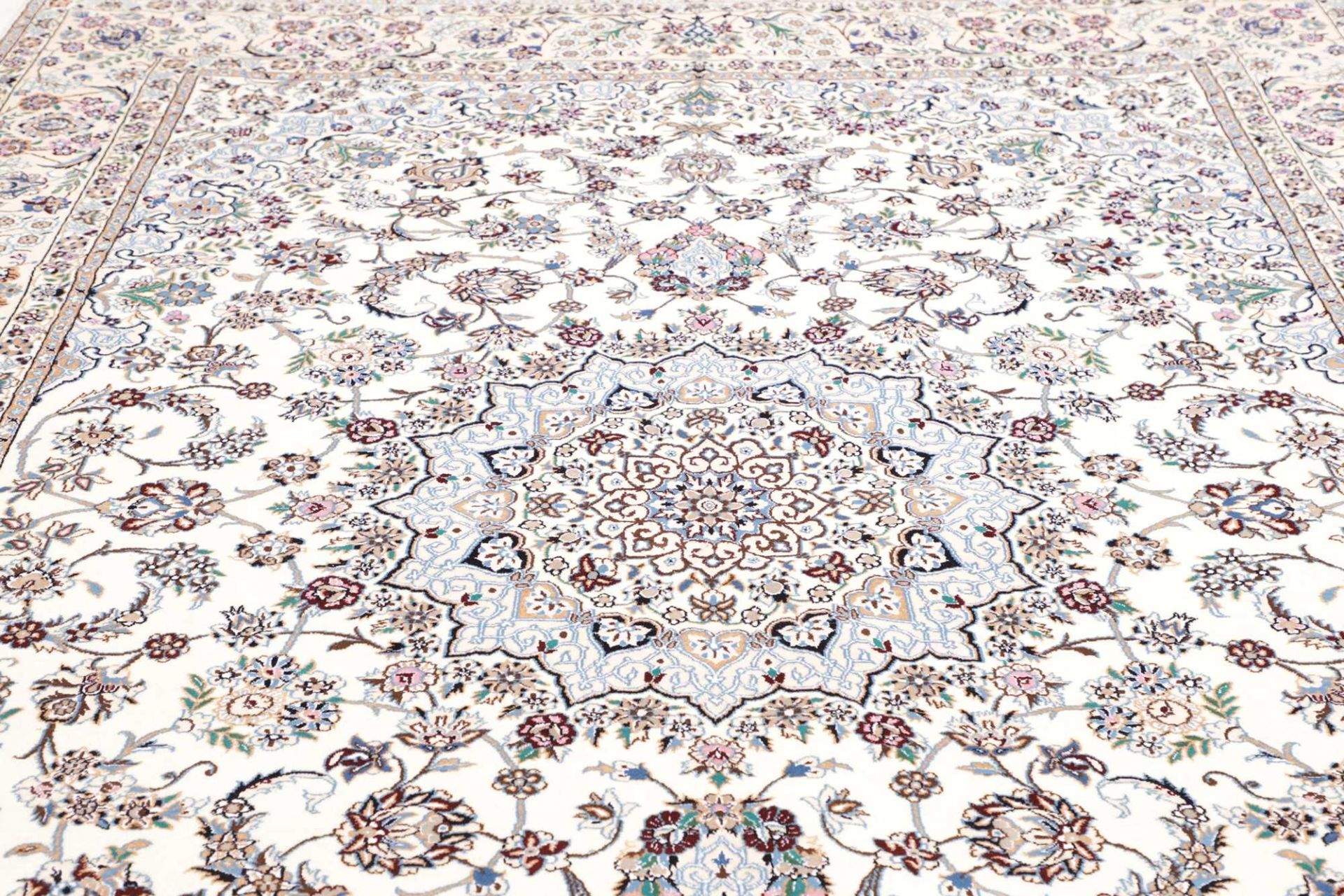 Nain Perserteppich 247 × 345 cm aus Wolle, handgeknüpft