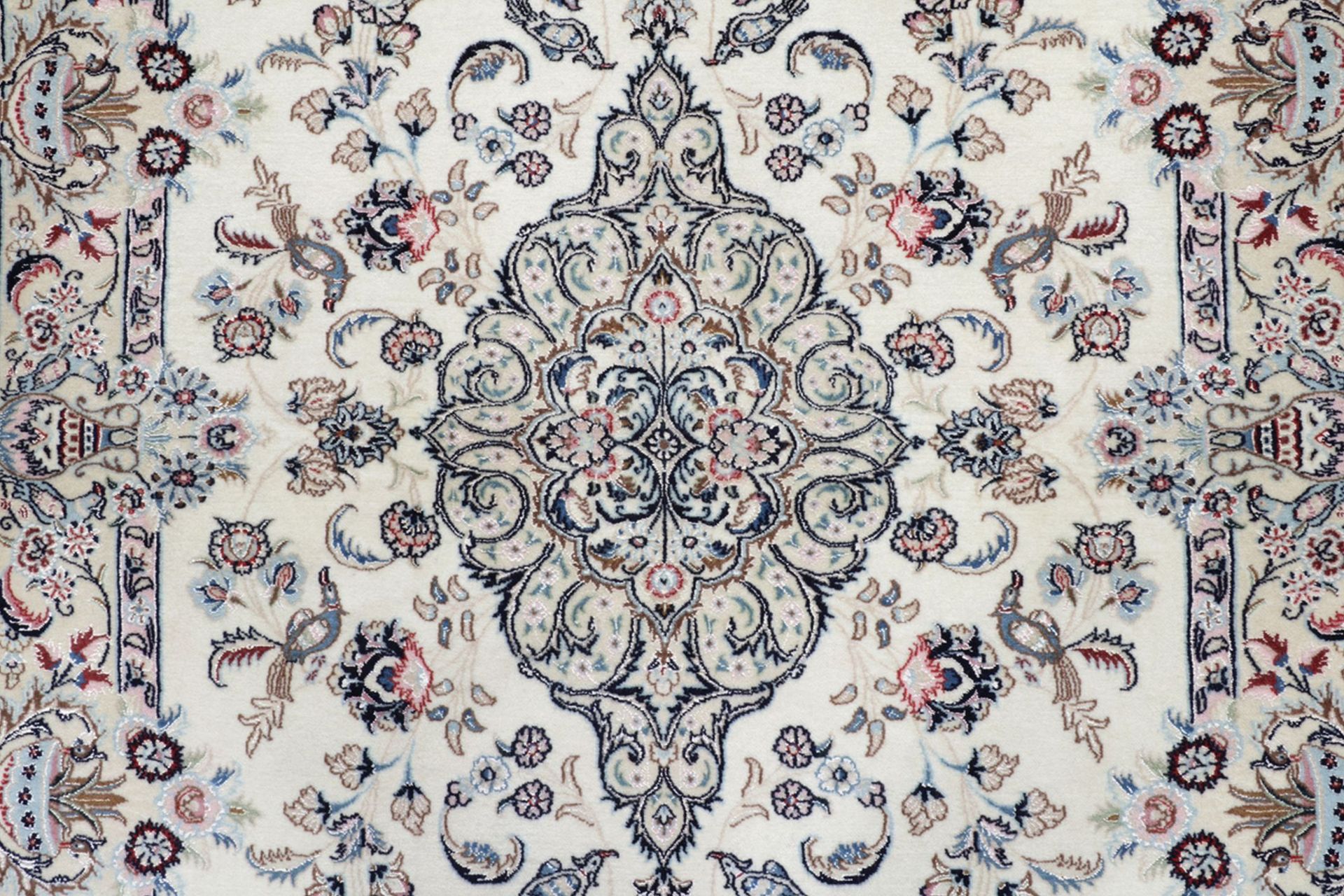Nain Perserteppich 108 × 161 cm aus Wolle & Seide, handgeknüpft