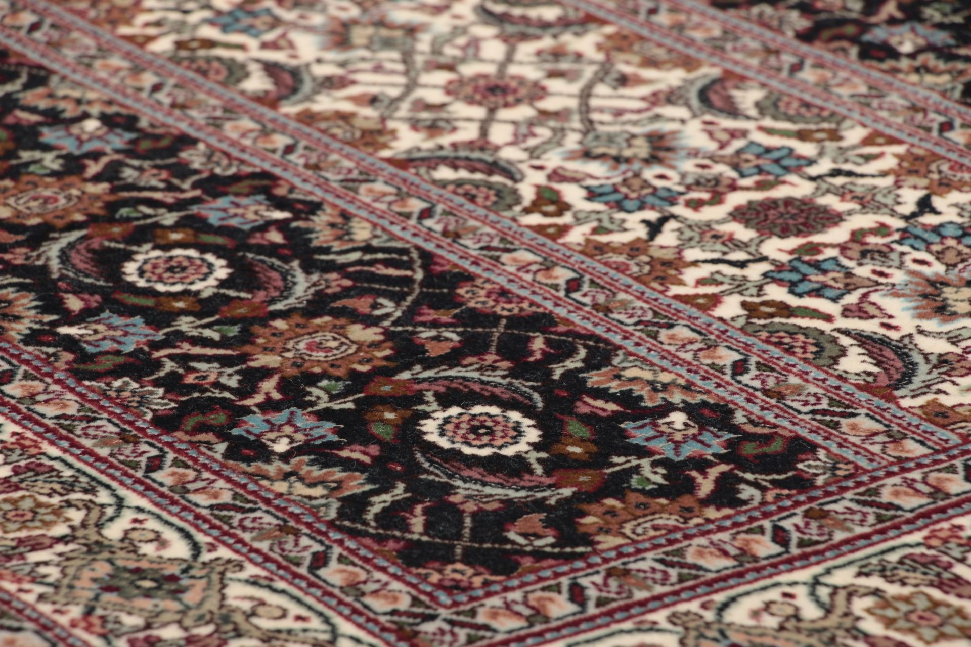 Handgeknüpfter Täbriz Perserteppich 82 × 295 cm