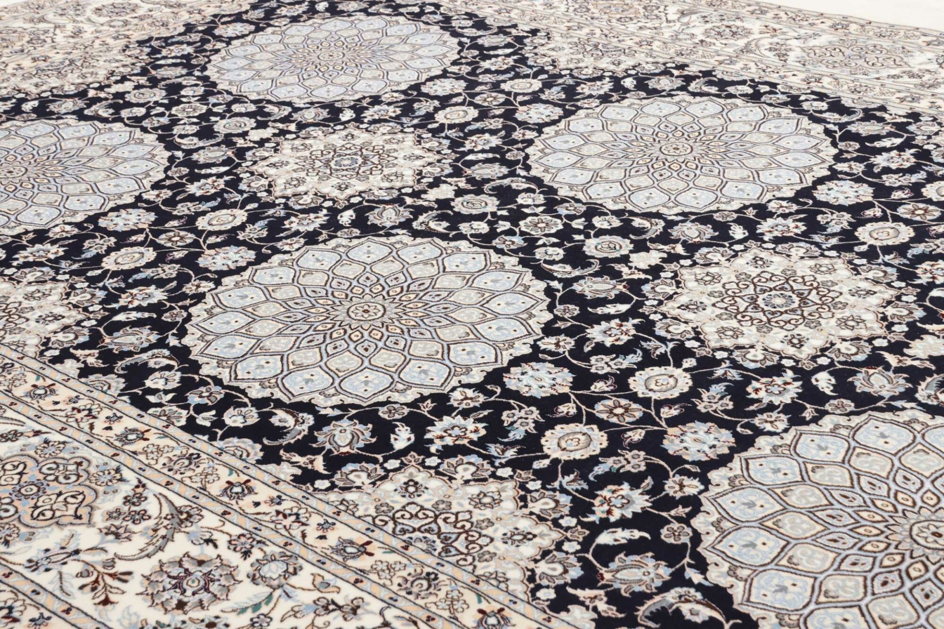 perserteppich-nain-214-x-311-cm-schurwolle-handgeknupft-exklusiv-6 Nain Perserteppich aus Iran, 214 × 311 cm