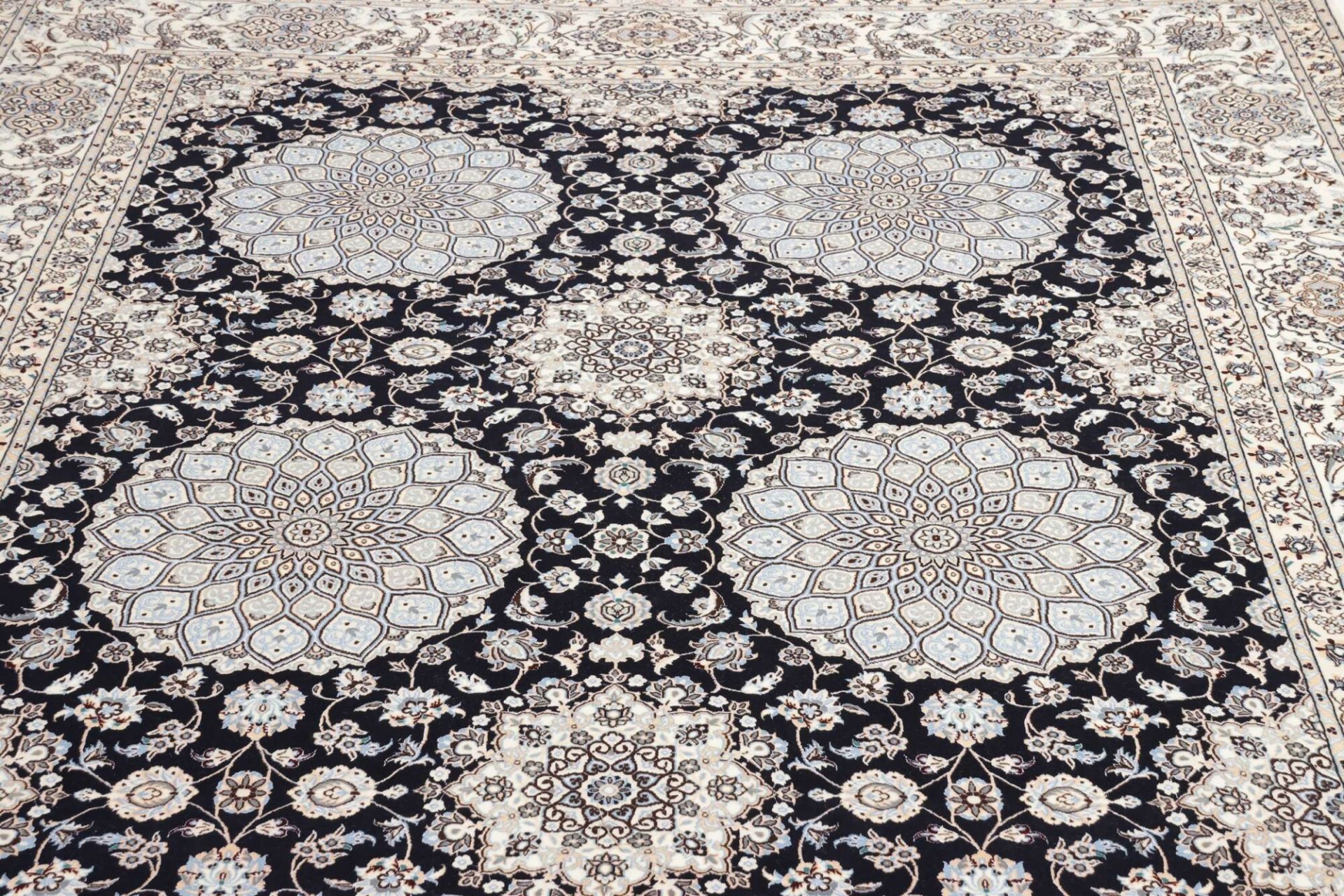 perserteppich-nain-214-x-311-cm-schurwolle-handgeknupft-exklusiv-7 Nain Perserteppich aus Iran, 214 × 311 cm