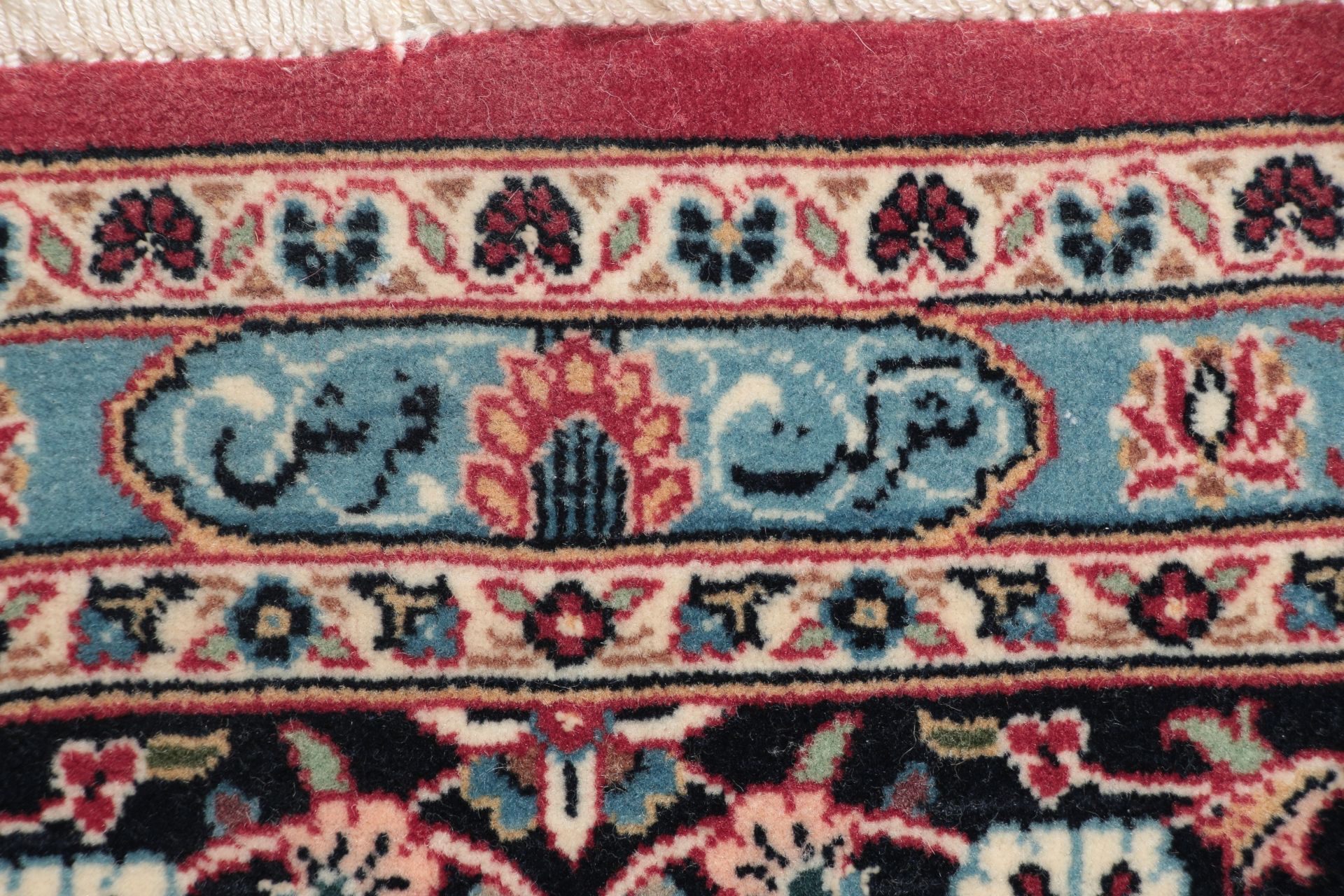 Isfahan Perserteppich 140 × 220 cm aus Wolle & Seide, handgeknüpft