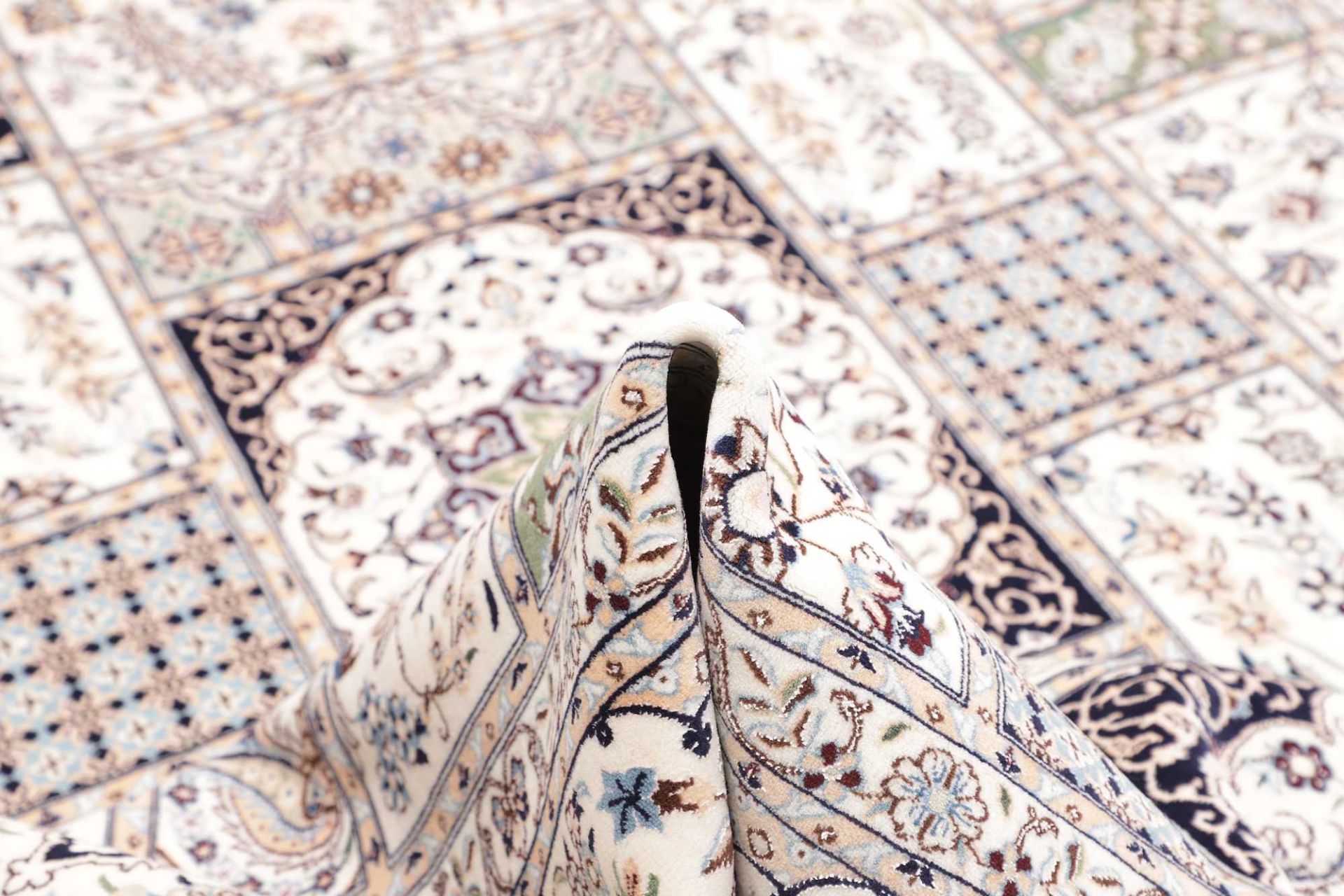 Nain Perserteppich aus Iran, 207 × 294 cm