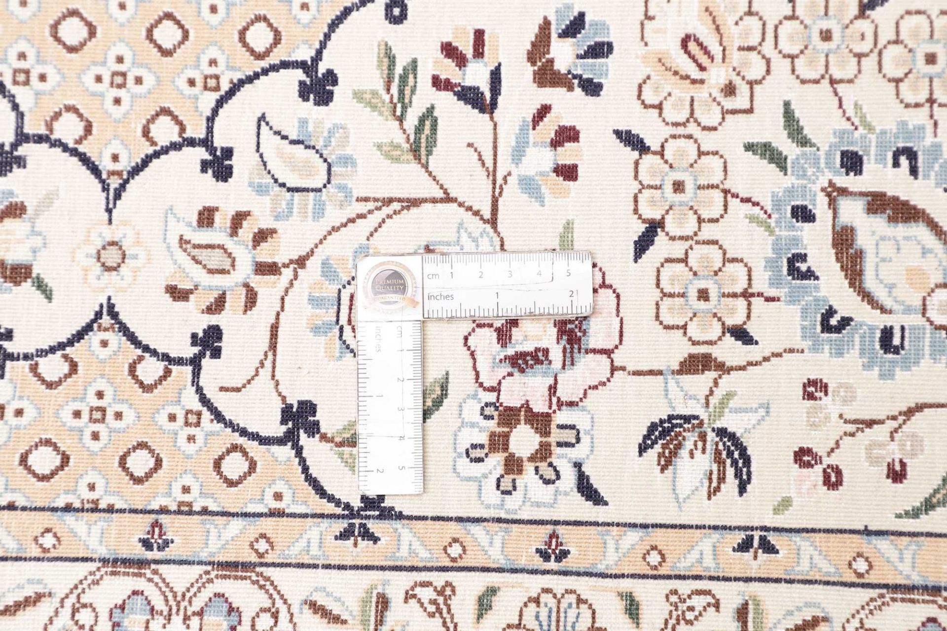 Nain Perserteppich aus Iran, 207 × 294 cm