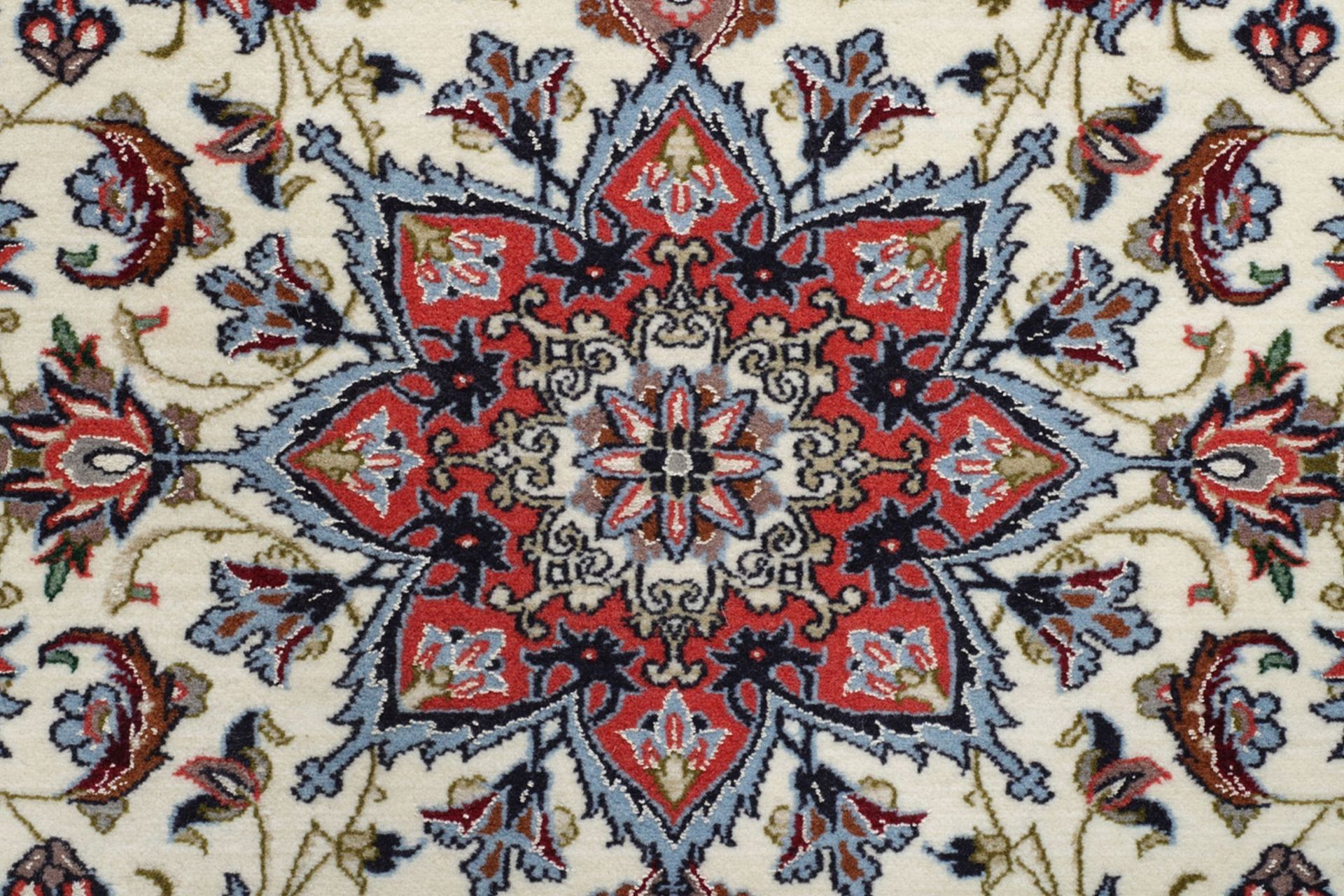 Isfahan Perserteppich 83 × 113 cm aus Wolle & Seide, handgeknüpft