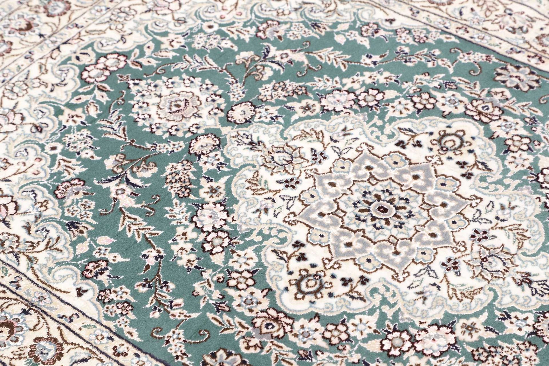 Nain Perserteppich 101 × 149 cm aus Wolle, handgeknüpft