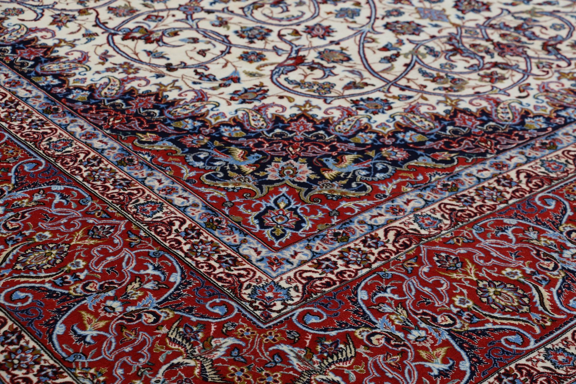 Isfahan Perserteppich aus Iran, 255 × 374 cm