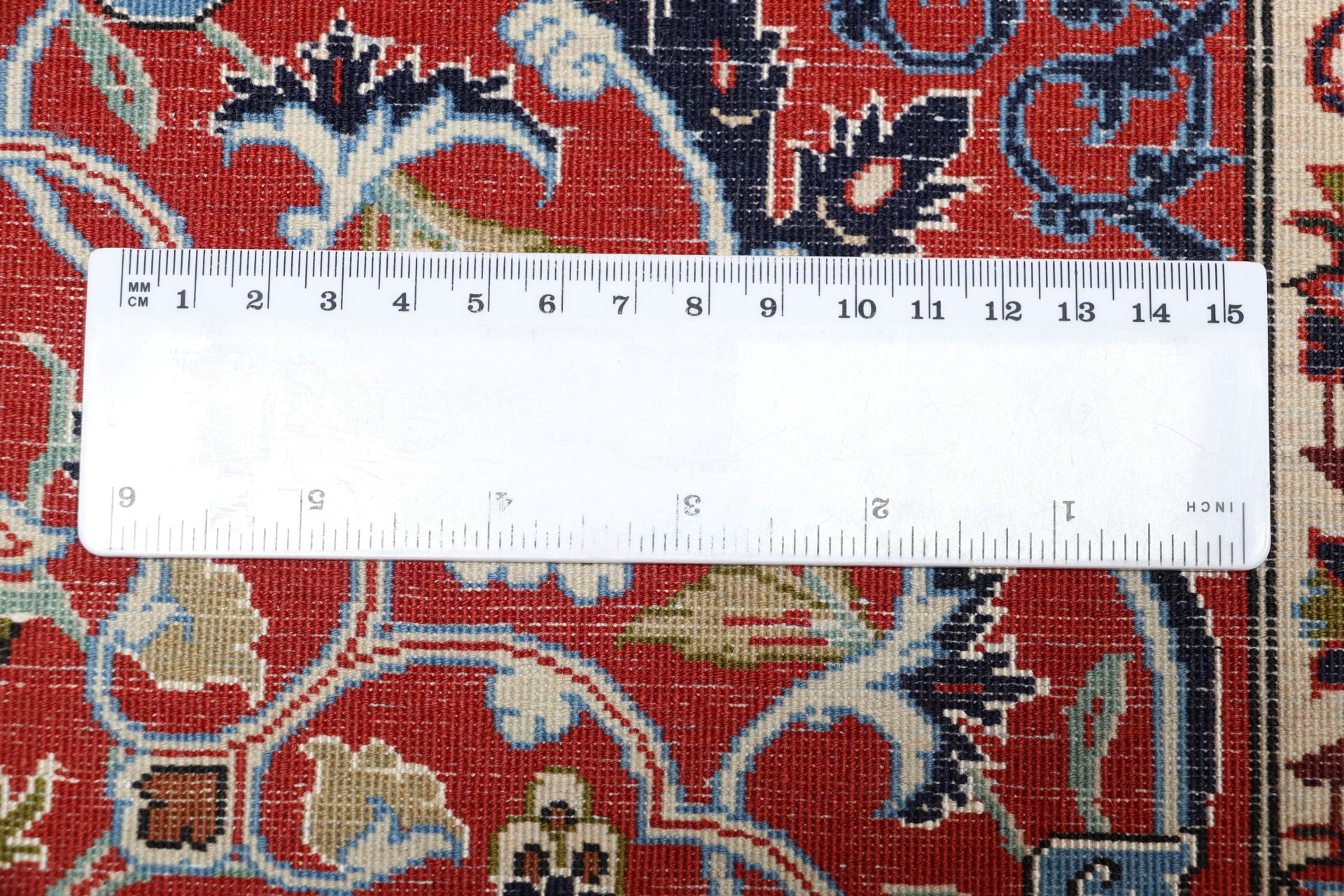 Isfahan Perserteppich aus Iran, 255 × 374 cm